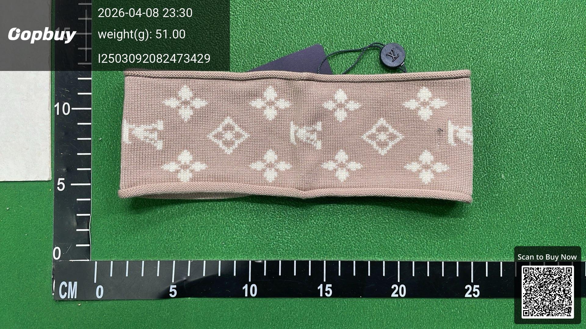 Foto QC 7 de Louis Vuitton Monogram Headband Beige