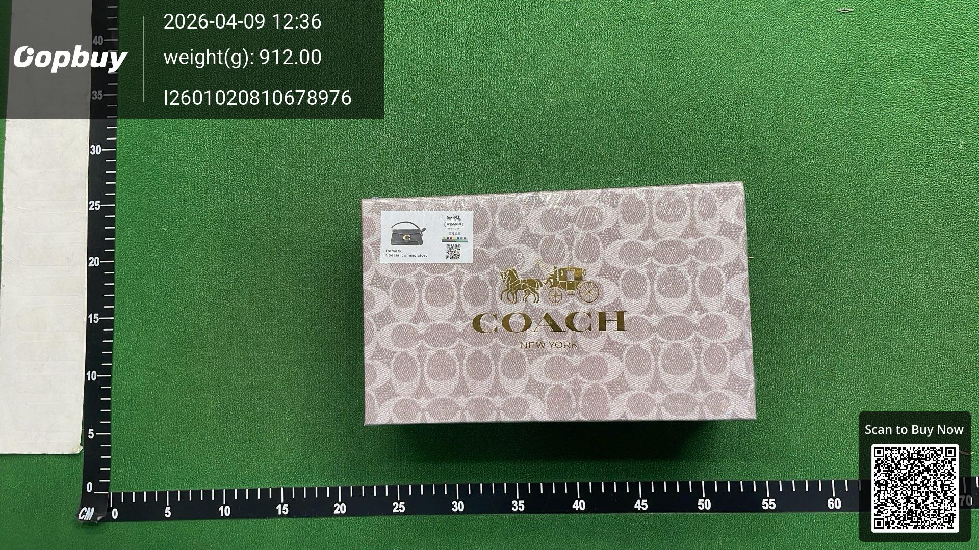 Foto QC 8 de Coach Tabby Shoulder Bag 26 Pebble Leather Taupe