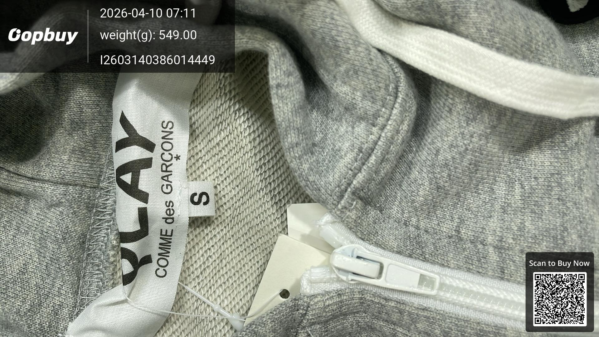 Foto QC 8 de Comme des Garcons PLAY Zip Sweater Heart Logo Blue