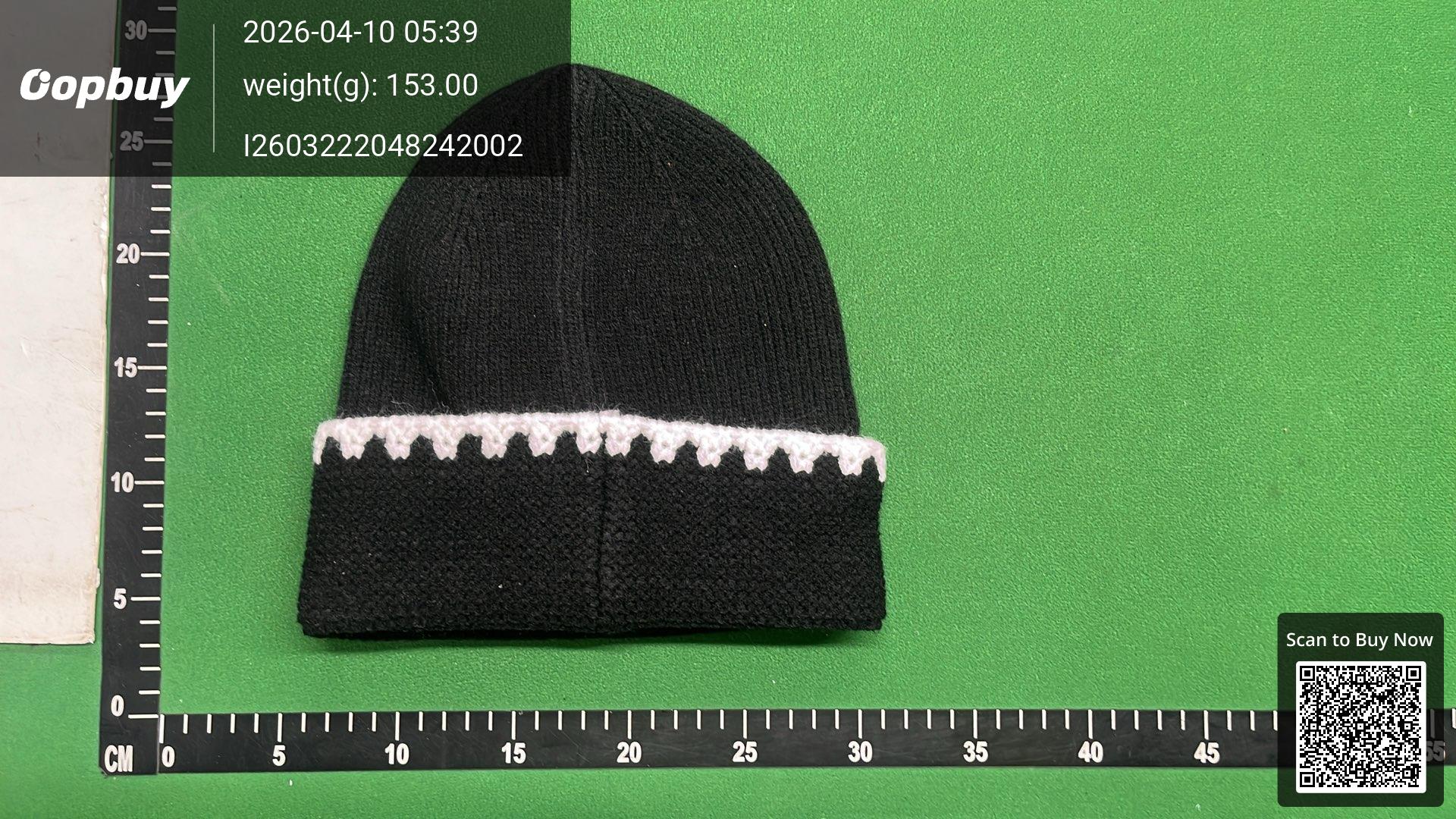 Foto QC 4 de Chanel CC Logo Beanie White Black