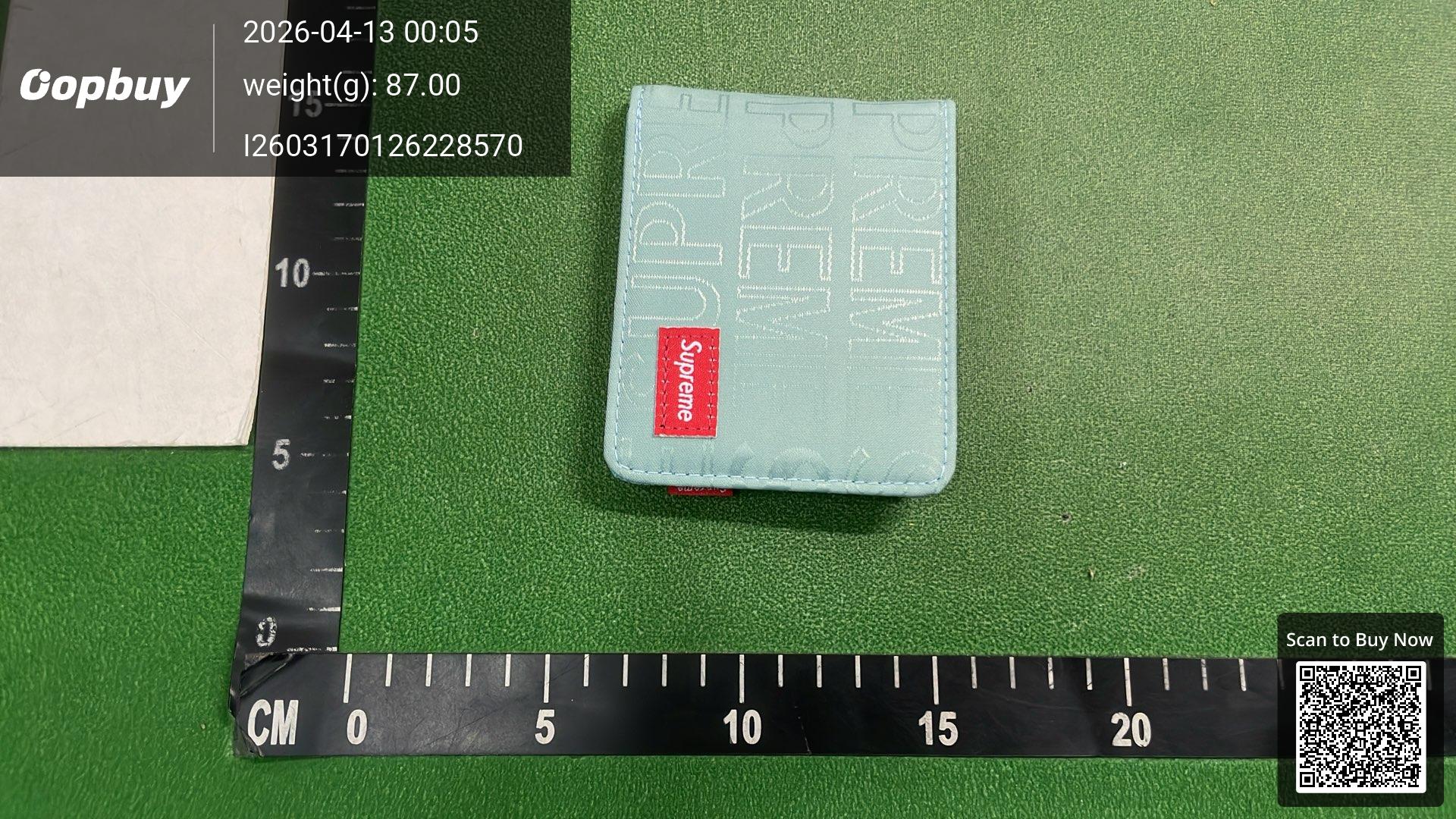 Foto QC 8 de Supreme Embroidered Logo Bifold Wallet Black