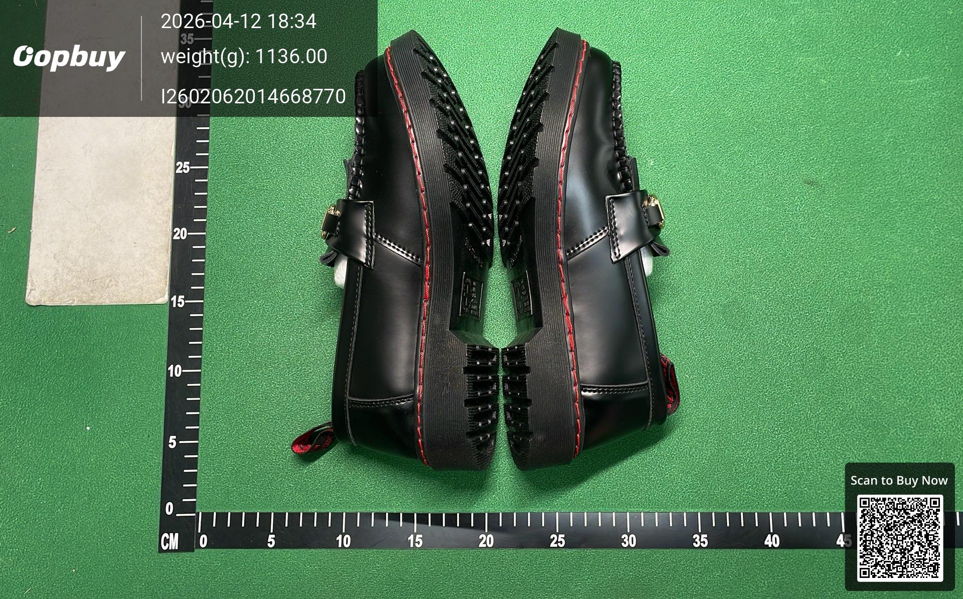 Foto QC 7 de Dr. Martens Adrian Leather Snaffle Loafers Red Stitching Gold Hardware