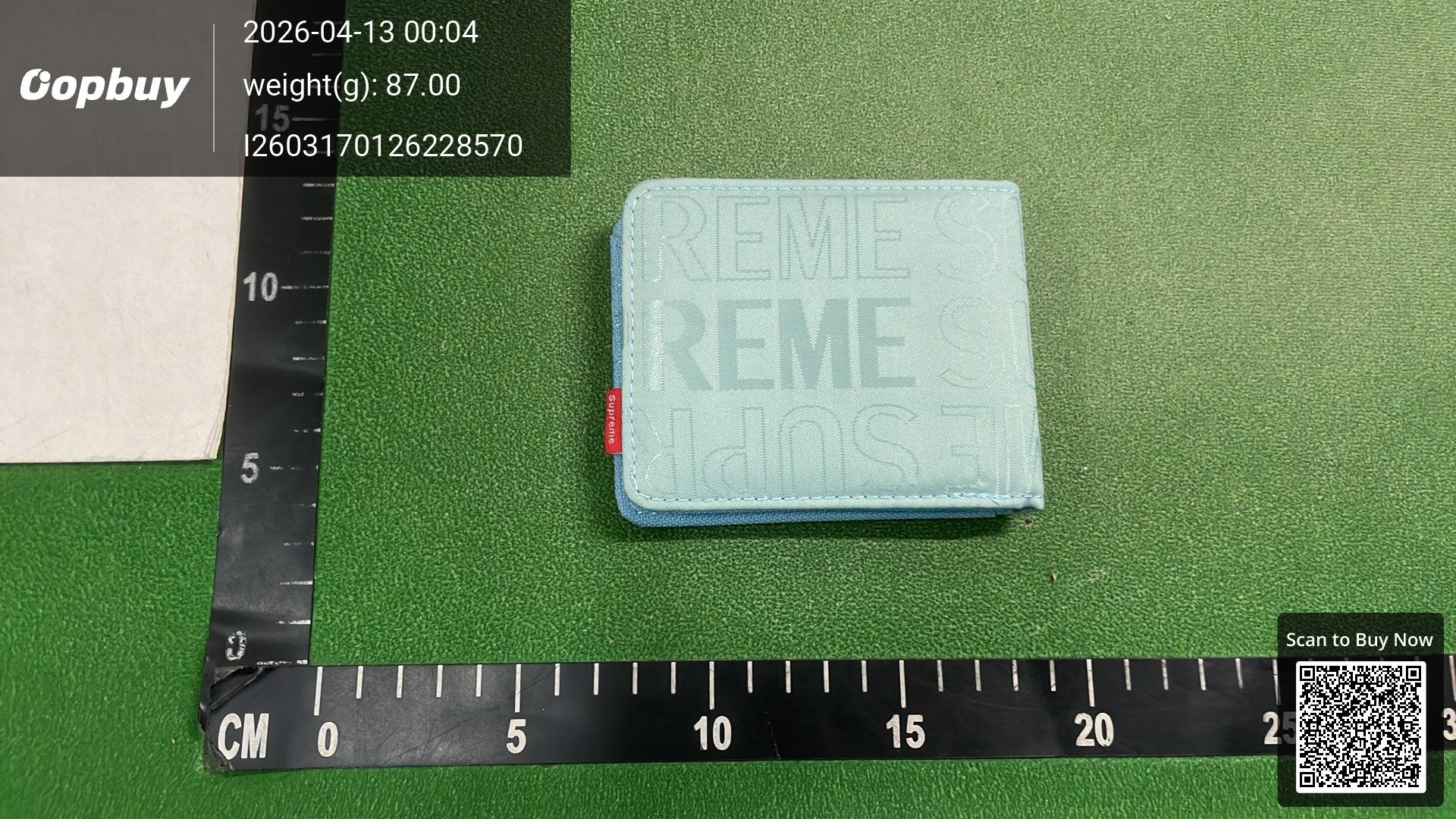 Foto QC 5 de Supreme Embroidered Logo Bifold Wallet Black