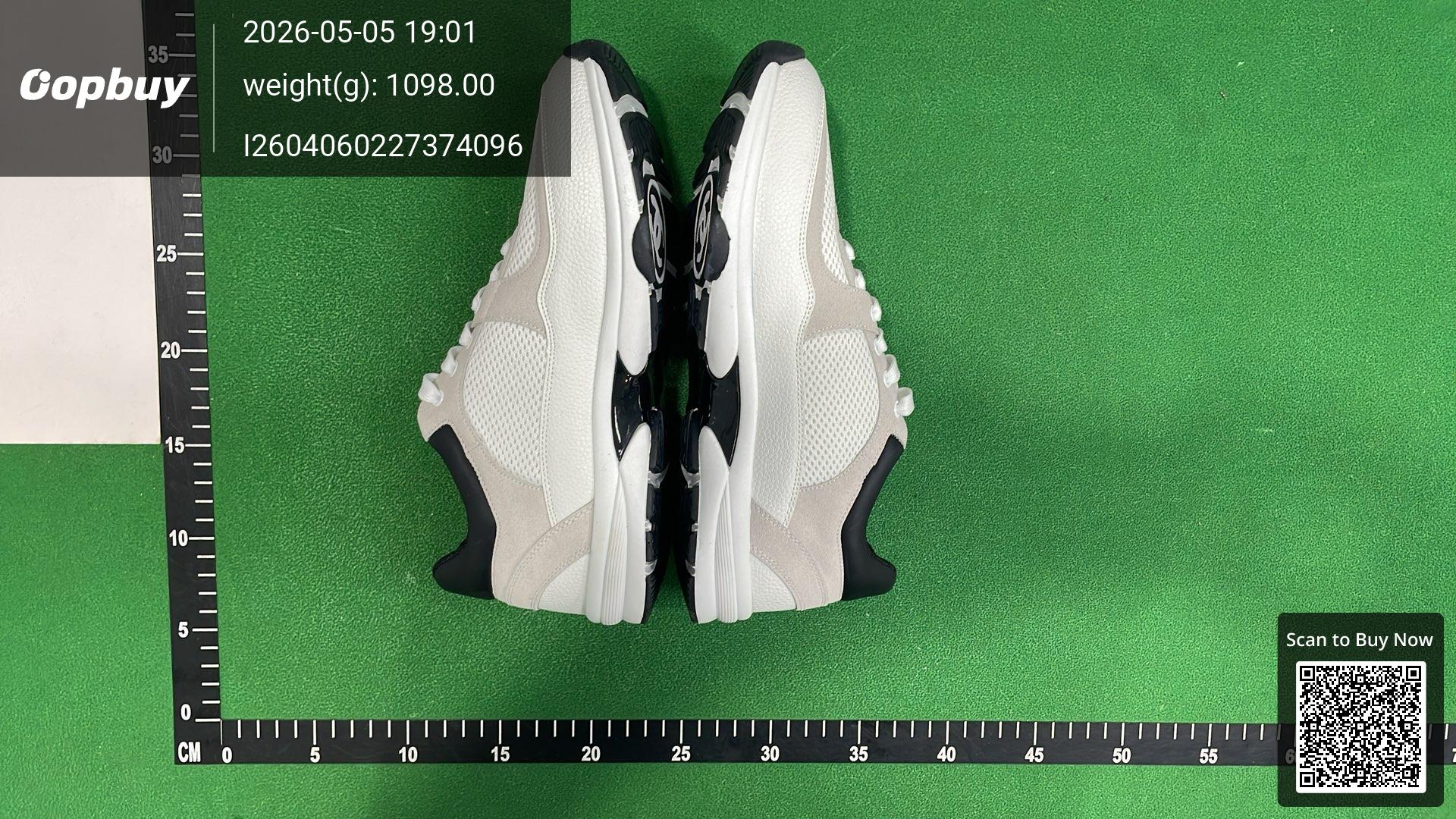 Foto QC 8 de Chanel Runner Low Grey Zebra Stripes