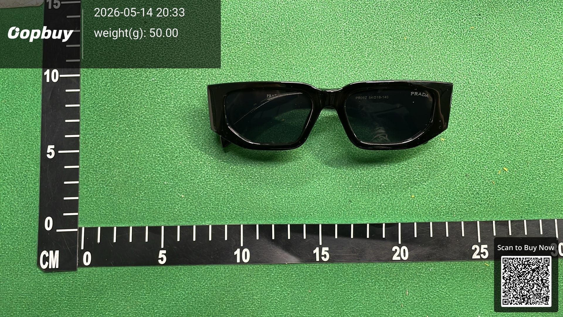 Foto QC 7 de Prada Symbole Rectangle Acetate Sunglasses Black Black (PR 17WS)