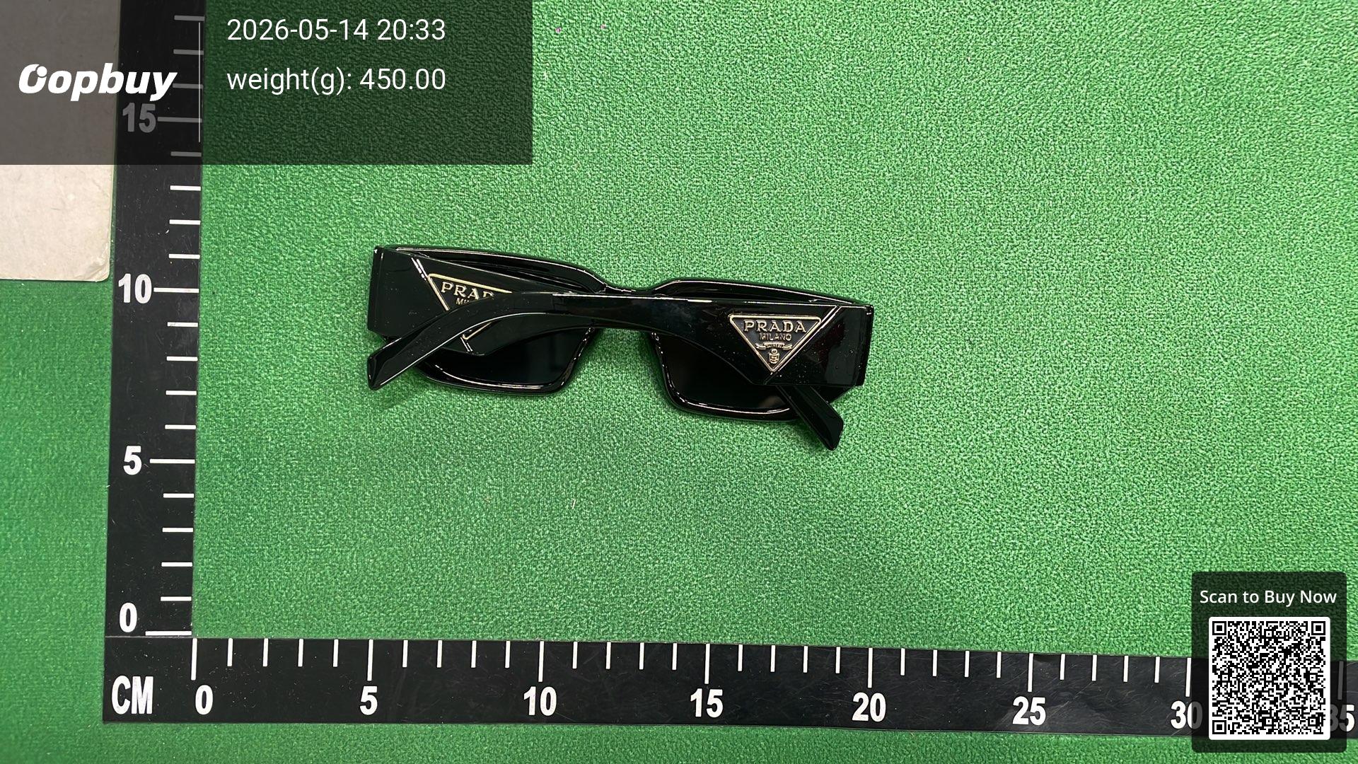 Foto QC 4 de Prada Symbole Rectangle Acetate Sunglasses Black Black (PR 17WS)