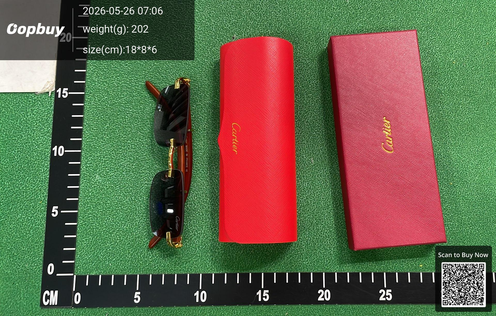 Foto QC 8 de Cartier Rectangle Rimless C Décor Metal Wood Sunglasses Gold Grey (074)