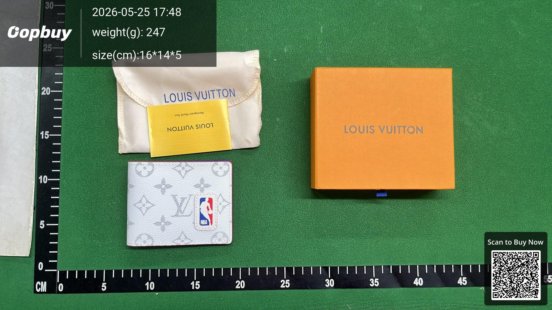 Foto QC 3 de Louis Vuitton NBA Multiple Wallet Monogram Brown