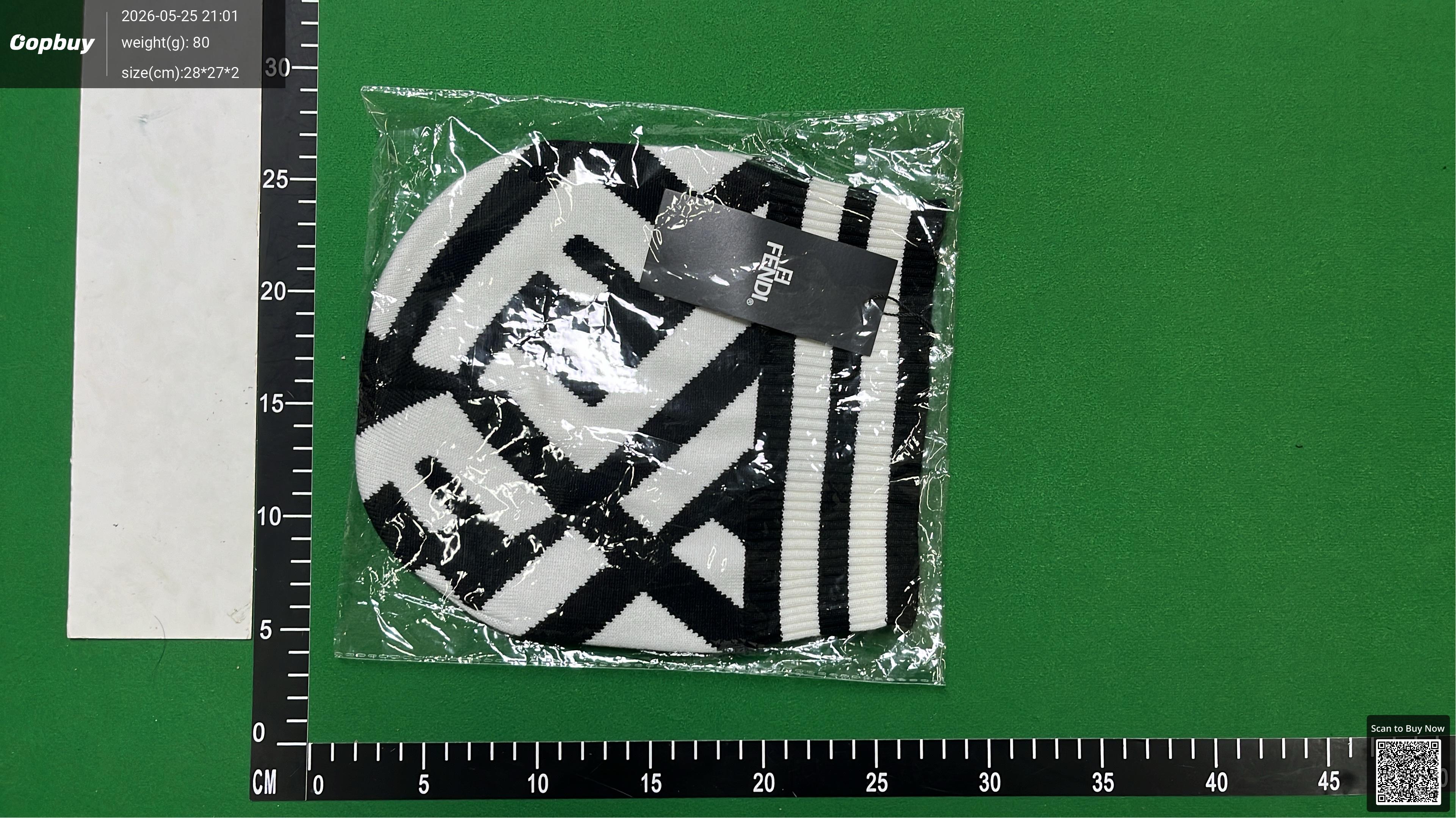 Foto QC 6 de Fendi FF Logo Beanie Red Black