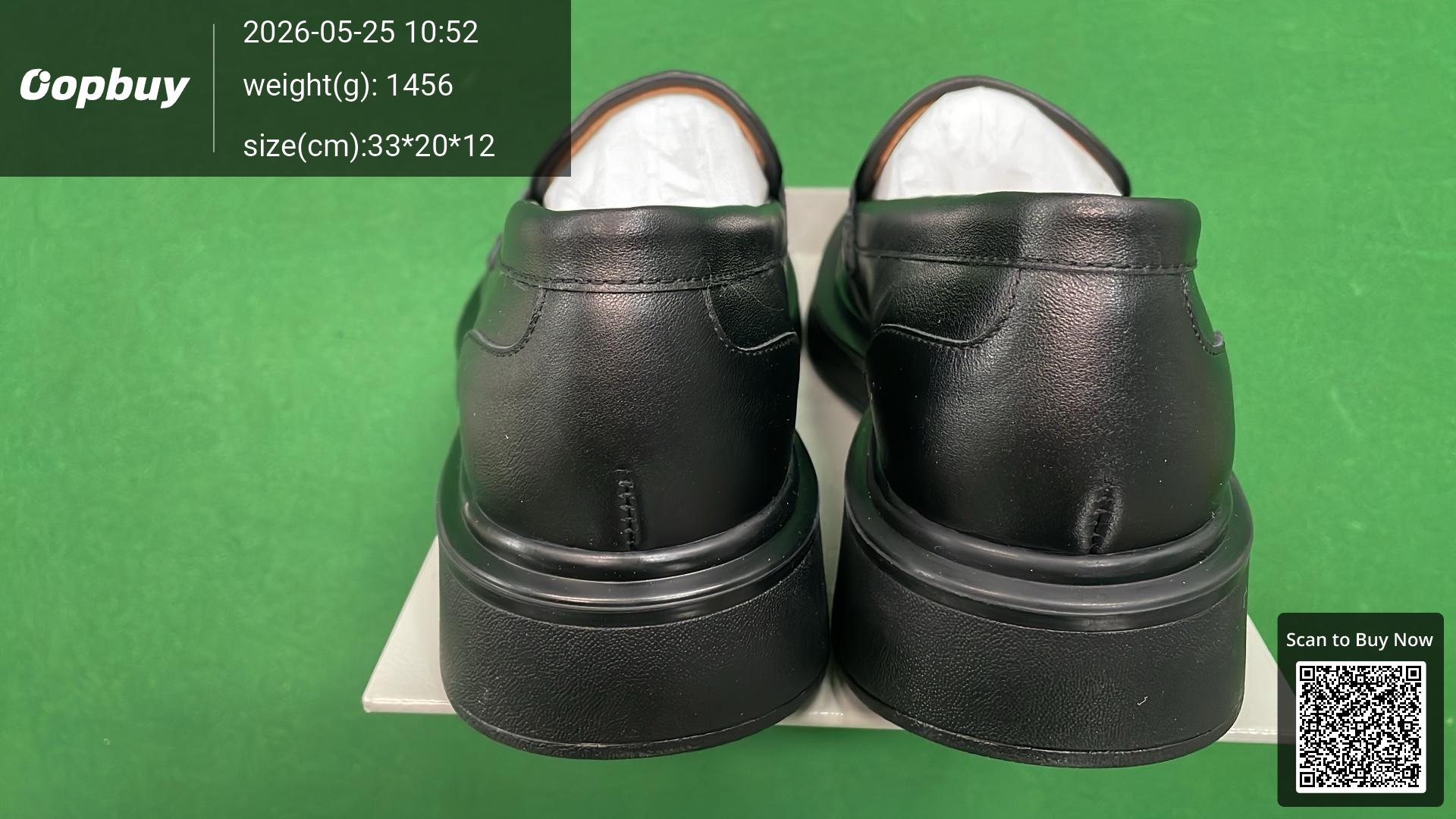 Foto QC 3 de Loro Piana Summer Walk Suede Low LP Charms