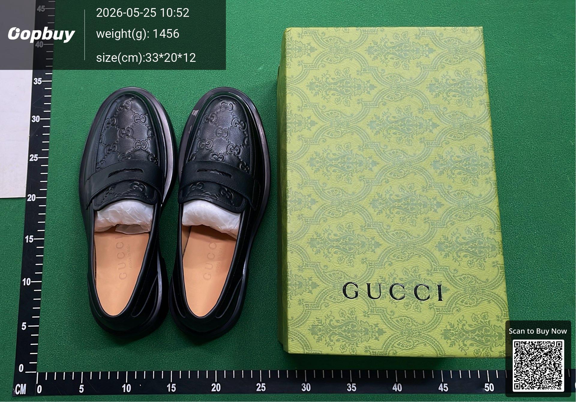 Foto QC 1 de Loro Piana Summer Walk Suede Low LP Charms