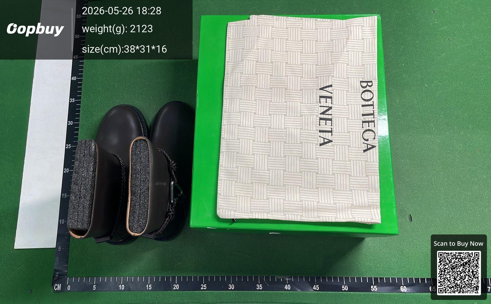 Foto QC 1 de Bottega Veneta James Leather Boots Braided Strap
