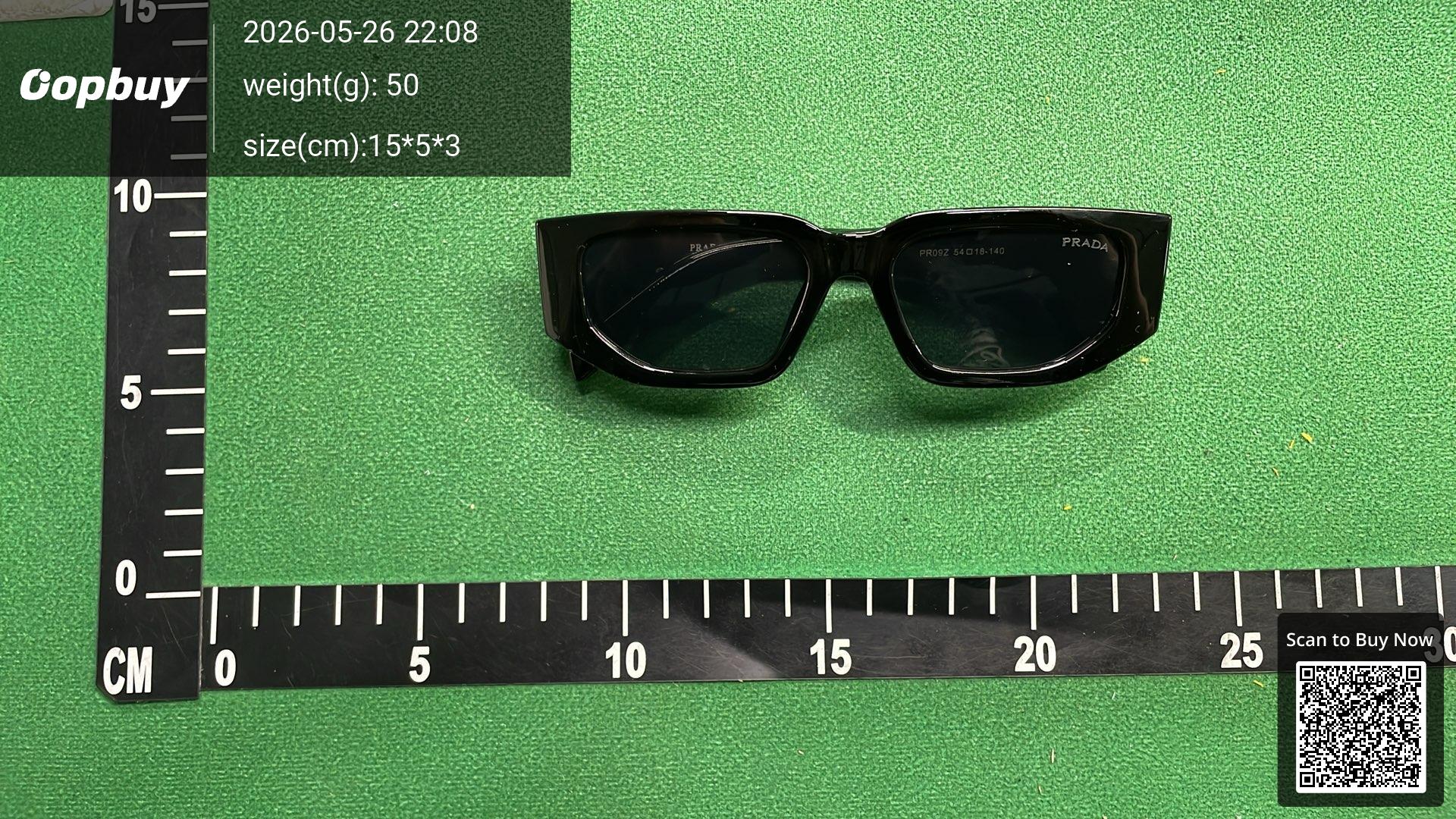 Foto QC 8 de Prada Symbole Rectangle Acetate Sunglasses Black Black (PR 17WS)