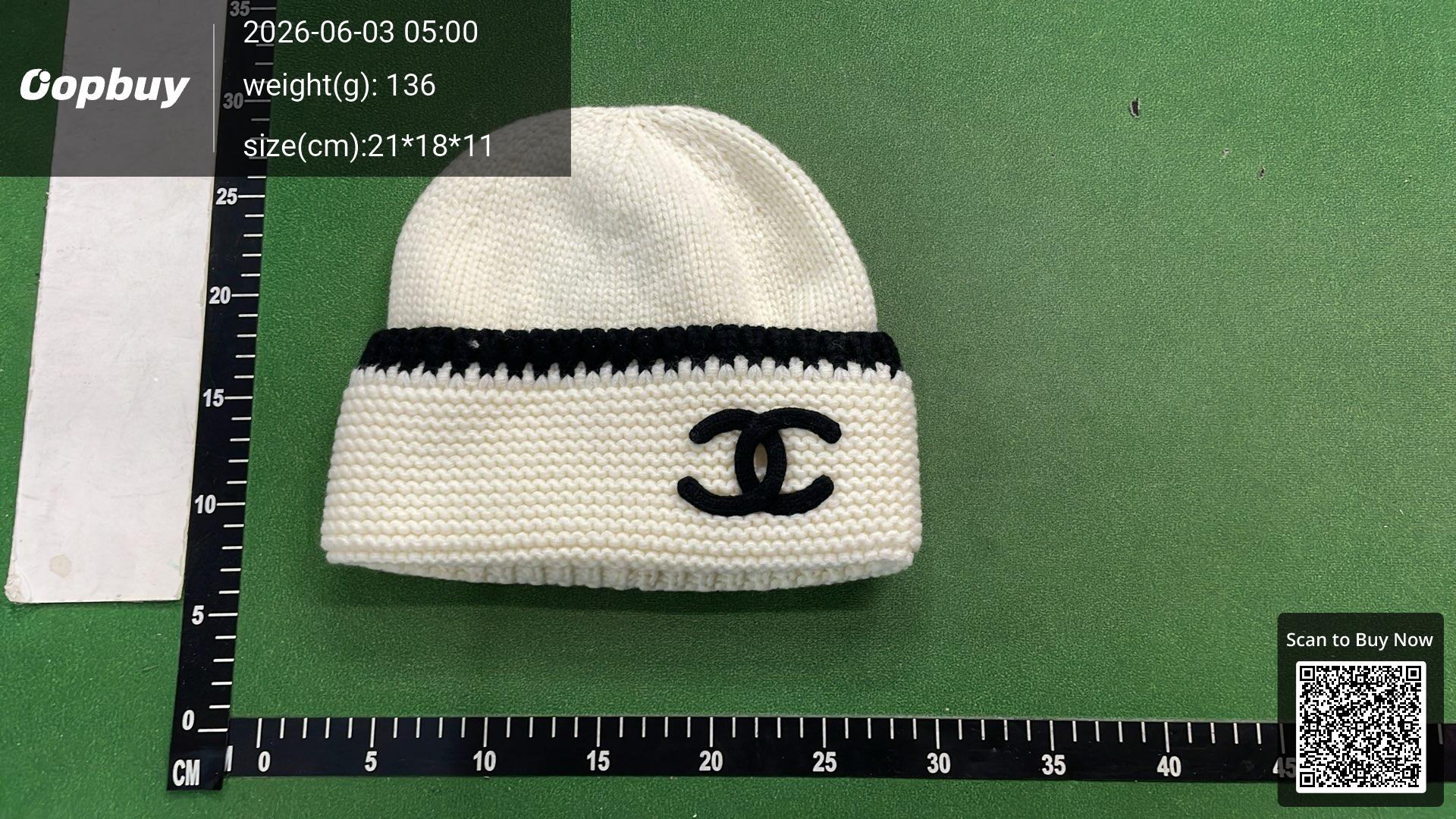 Foto QC 7 de Chanel CC Logo Beanie Black
