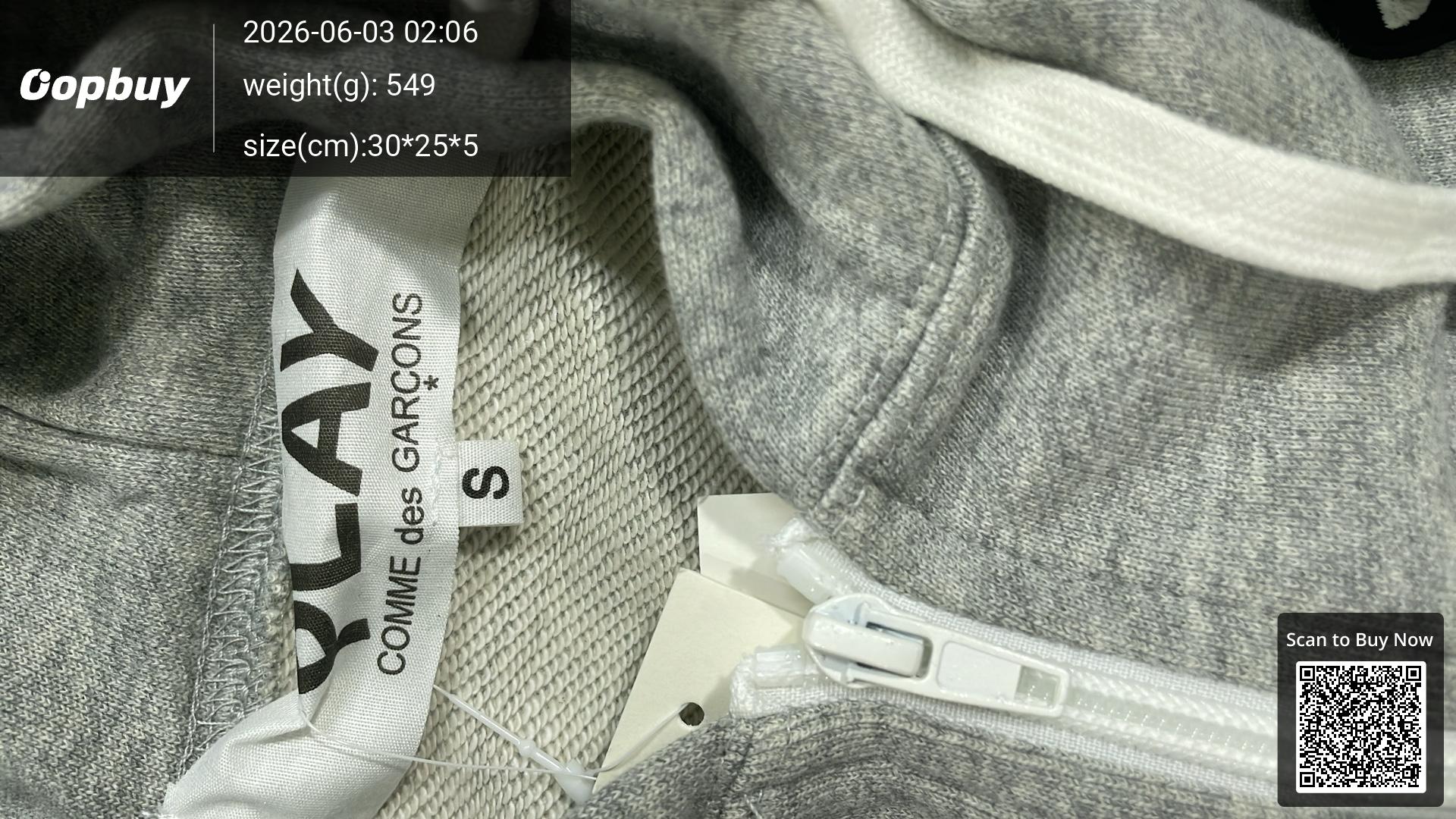 Foto QC 7 de Comme des Garcons PLAY Zip Sweater Heart Logo Blue