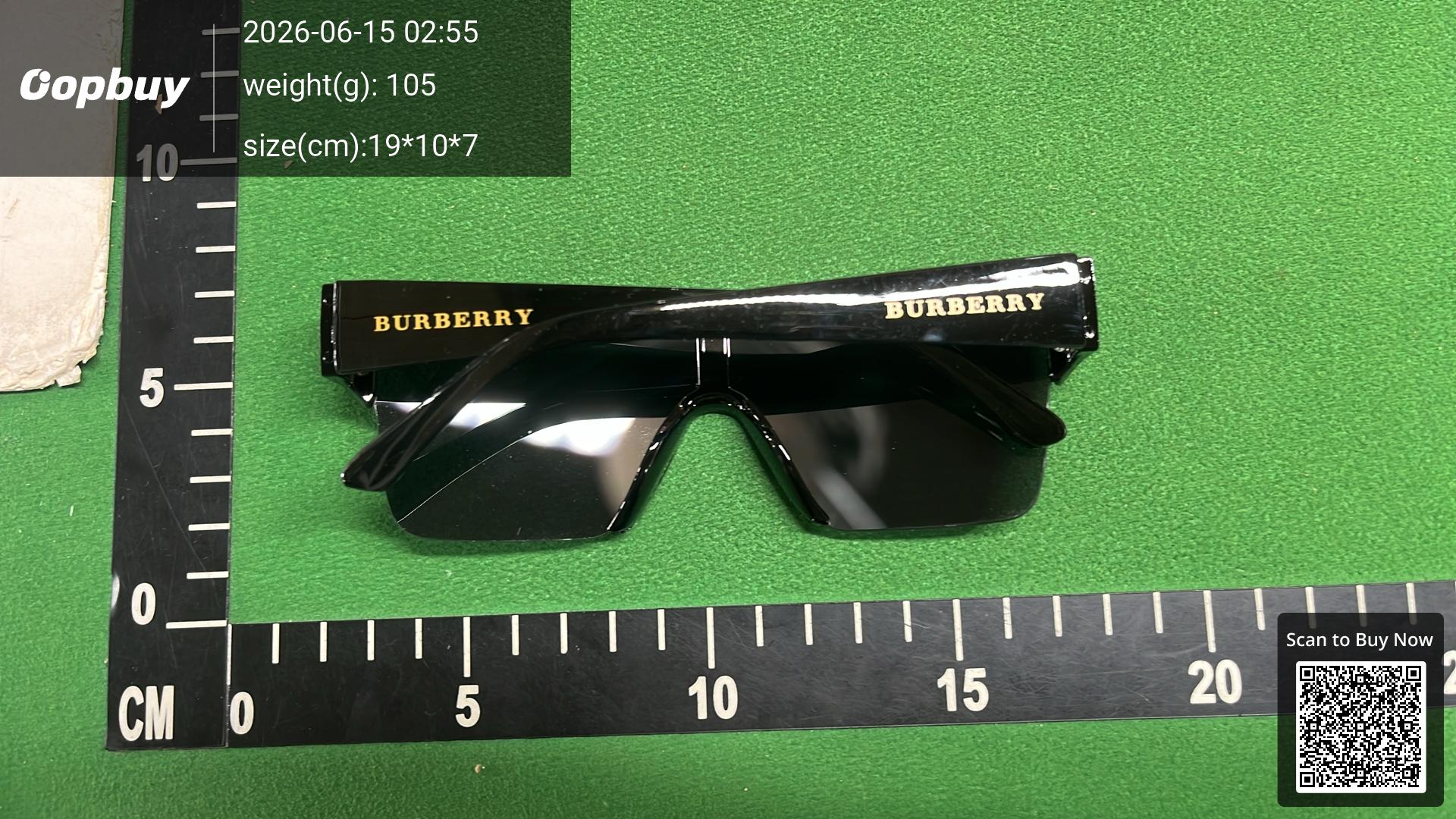 Foto QC 2 de Burberry Shield Acetate Sunglasses Black Gold (BE4291)