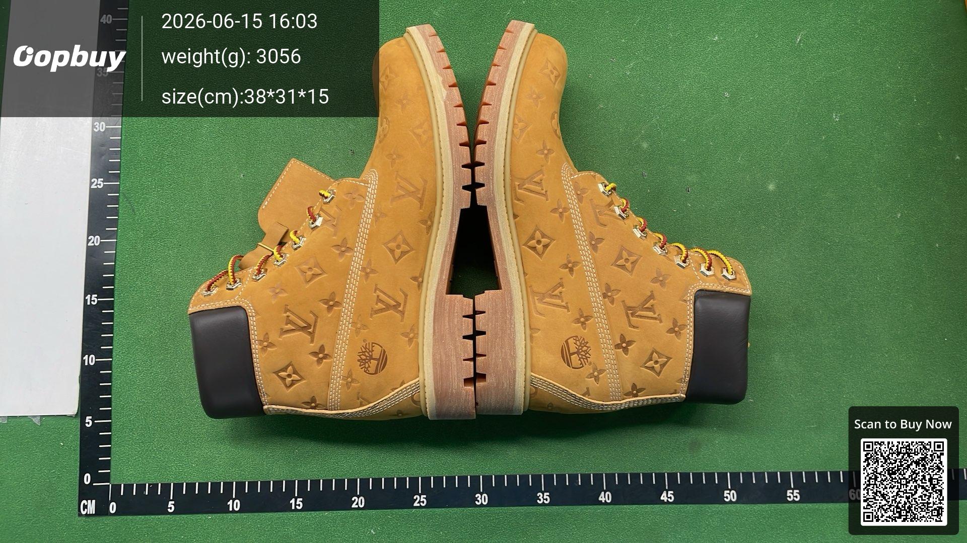 Foto QC 5 de Louis Vuitton x Timberland 6-Inch Ankle Boot Nubuck Wheat Monogram Embossed