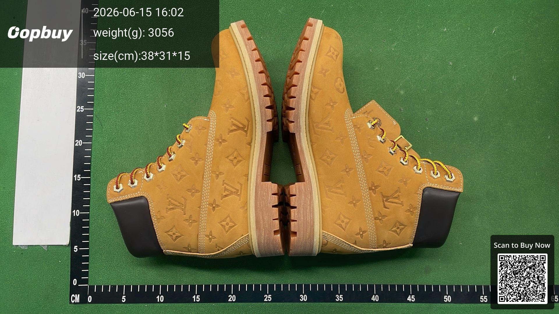 Foto QC 4 de Louis Vuitton x Timberland 6-Inch Ankle Boot Nubuck Wheat Monogram Embossed
