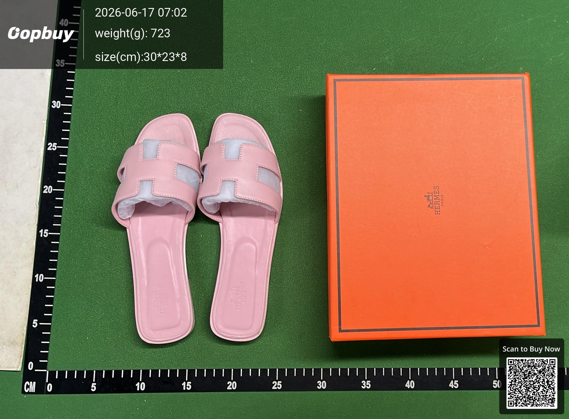 Foto QC 1 de Hermes Oran Sandals Leather Beige