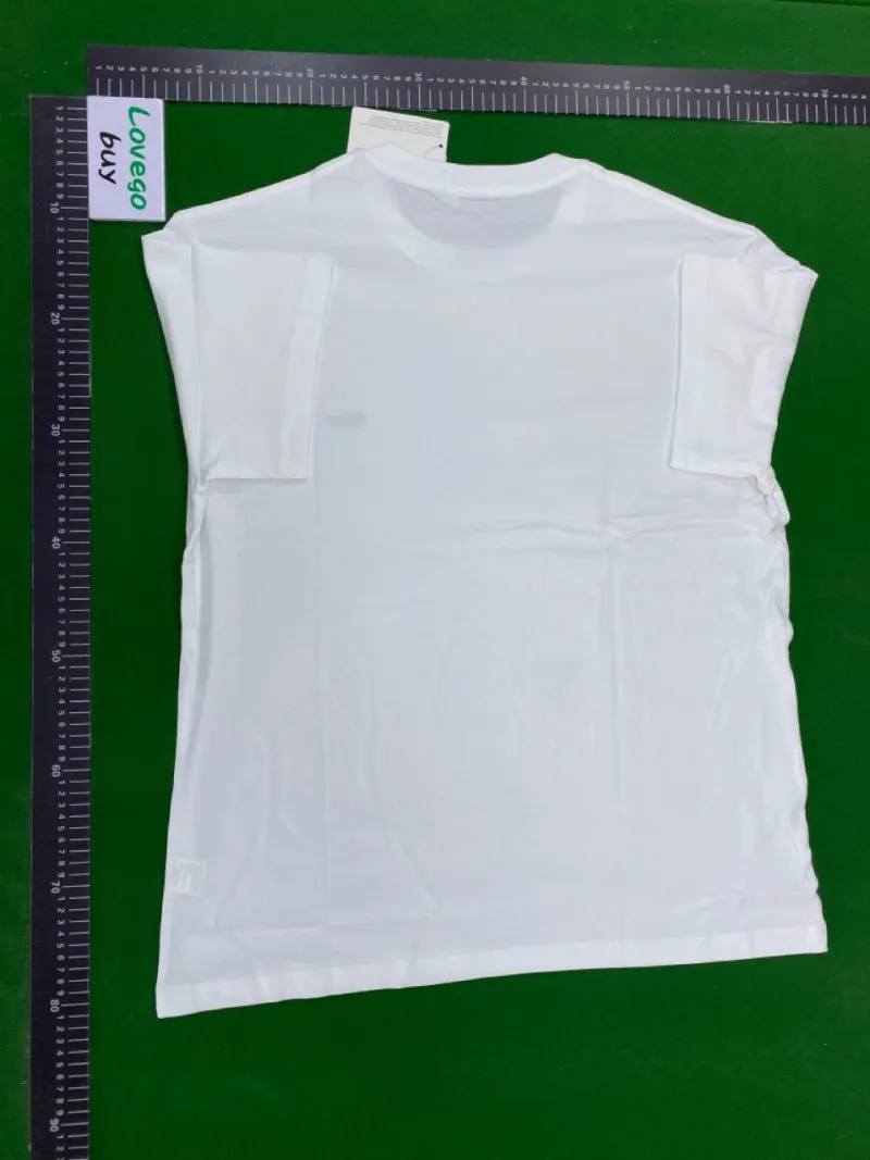 White t-shirt red mouth