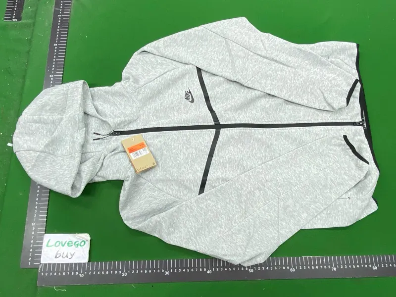 0950+4052 gray