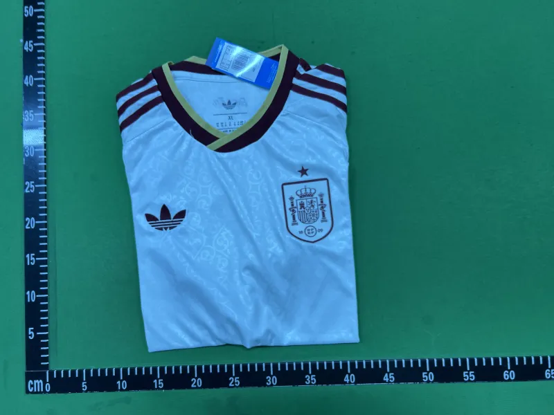 尺码:XL (No Badge)