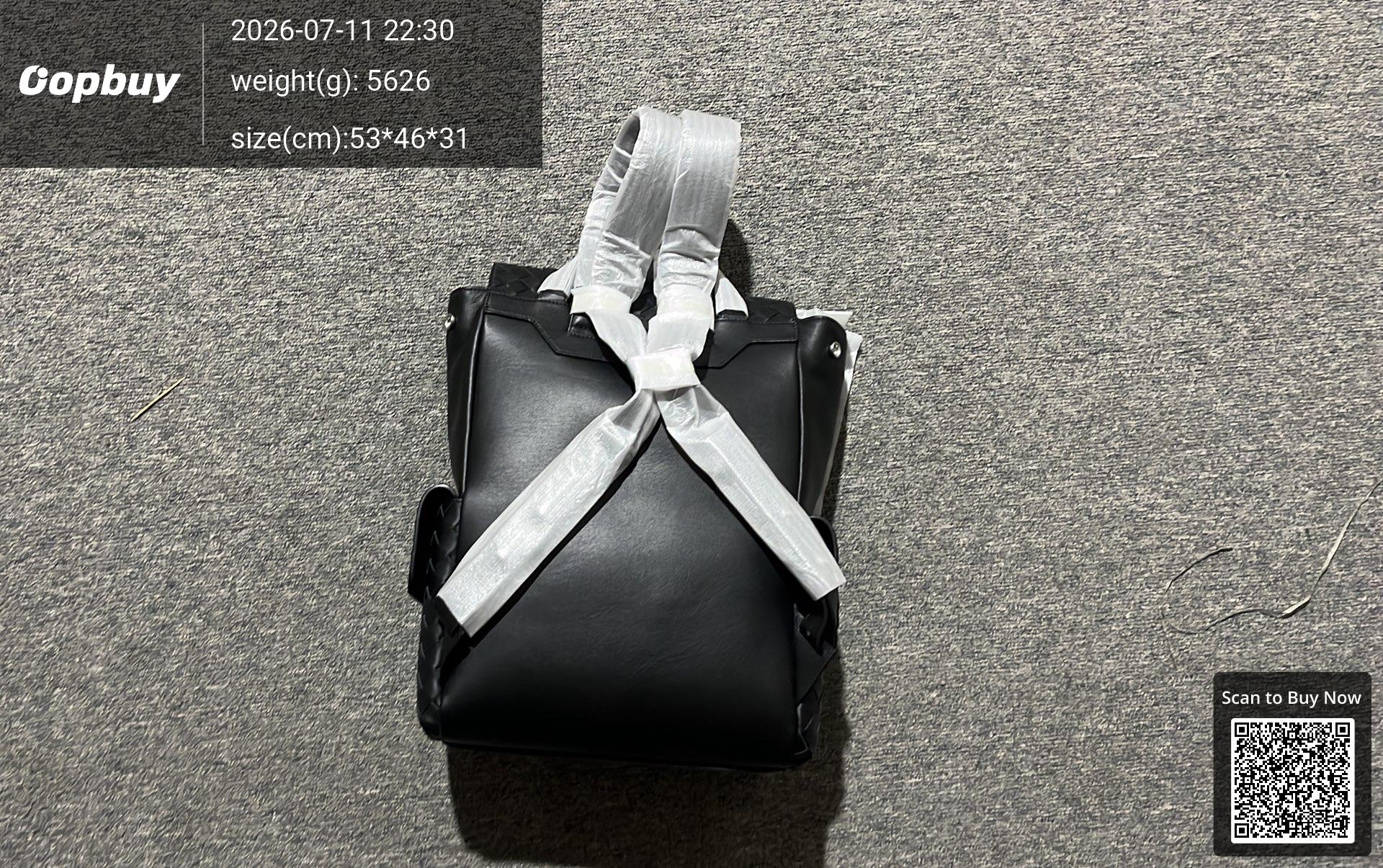 Foto QC 2 de Bottega Veneta Back To School Backpack Black Intrecciato Leather