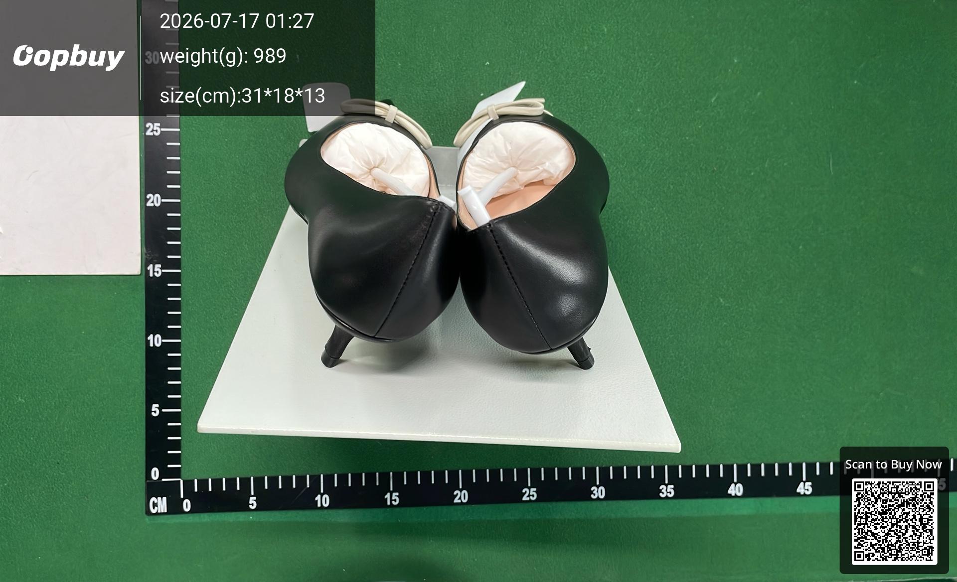 Foto QC 3 de Valentino VLogo Signature Leather Pointed Toe Kitten Heel Pumps Ivory Bow Detail Patent Toe Cap CS 6 L09