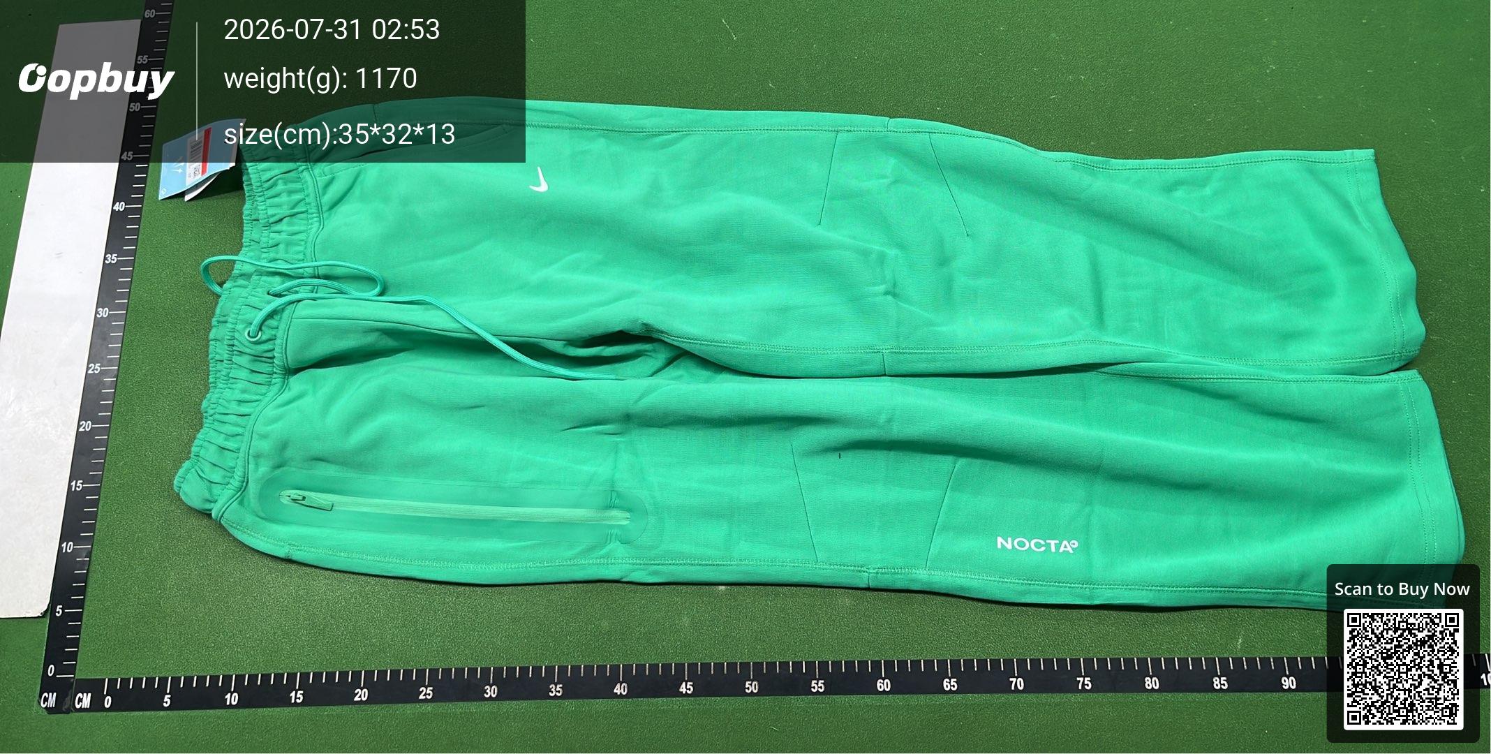 Foto QC 4 de Nike Central Cee Syna World Tech Fleece Jacket Windrunner Black Metallic Red Bronze