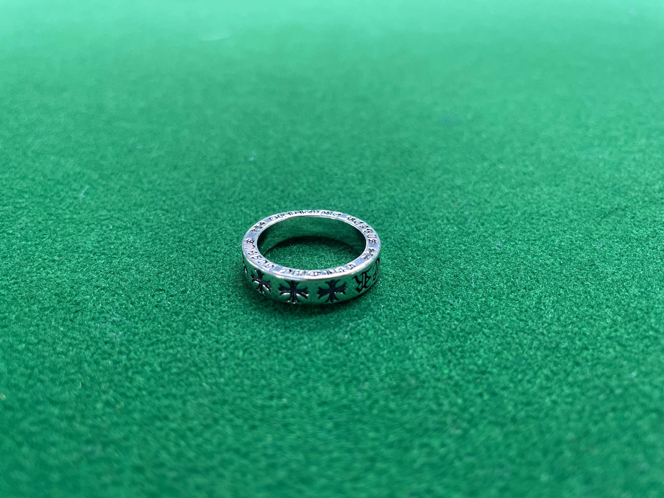 Foto QC 7 de Chrome Hearts Cemetery Cross Ring Silver