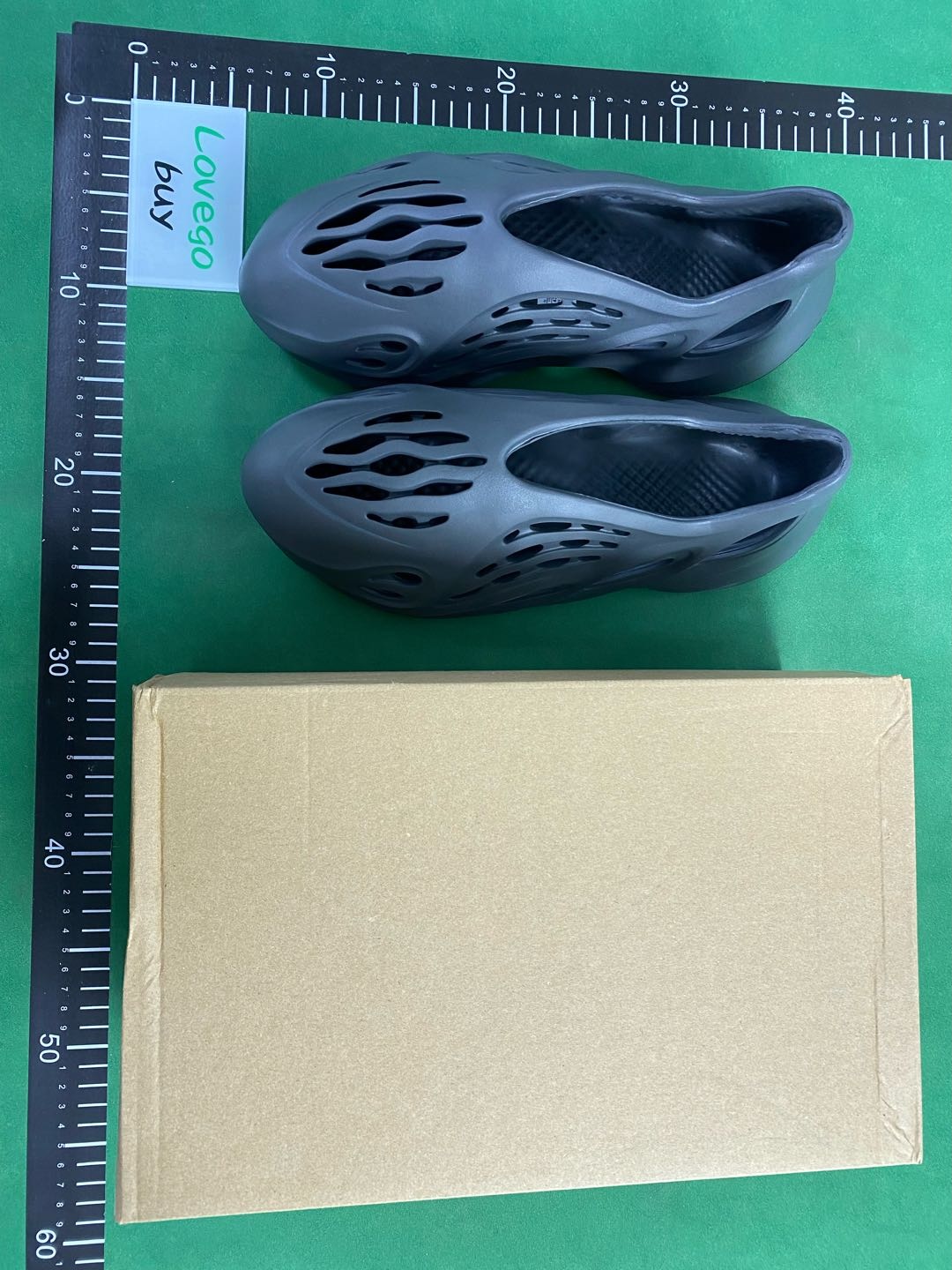 Foto QC 4 de adidas Yeezy Foam RNR Sand FY4567