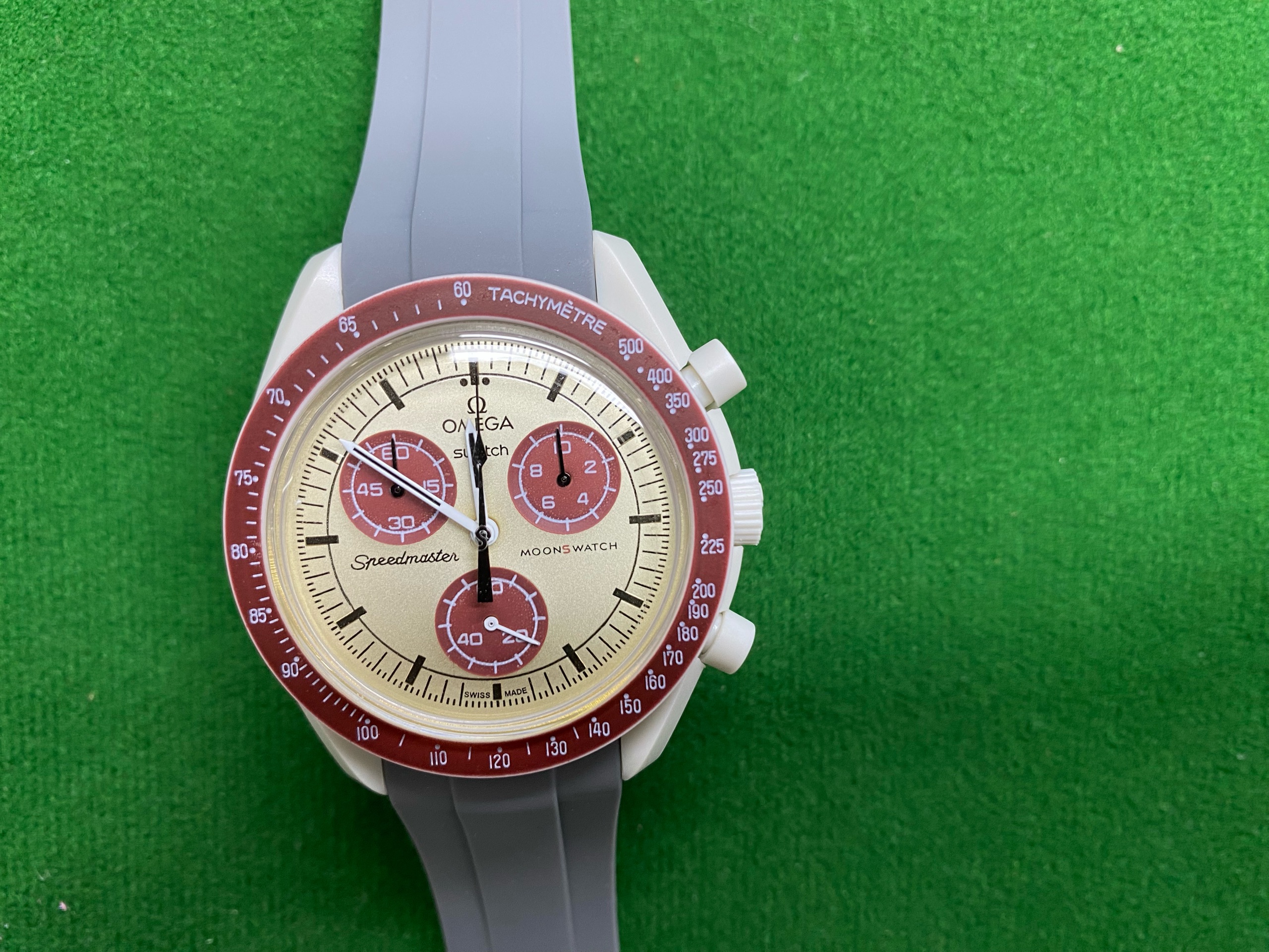 Foto QC 3 de Omega x Swatch Bioceramic MoonSwatch Mission to the Moon SO33M100