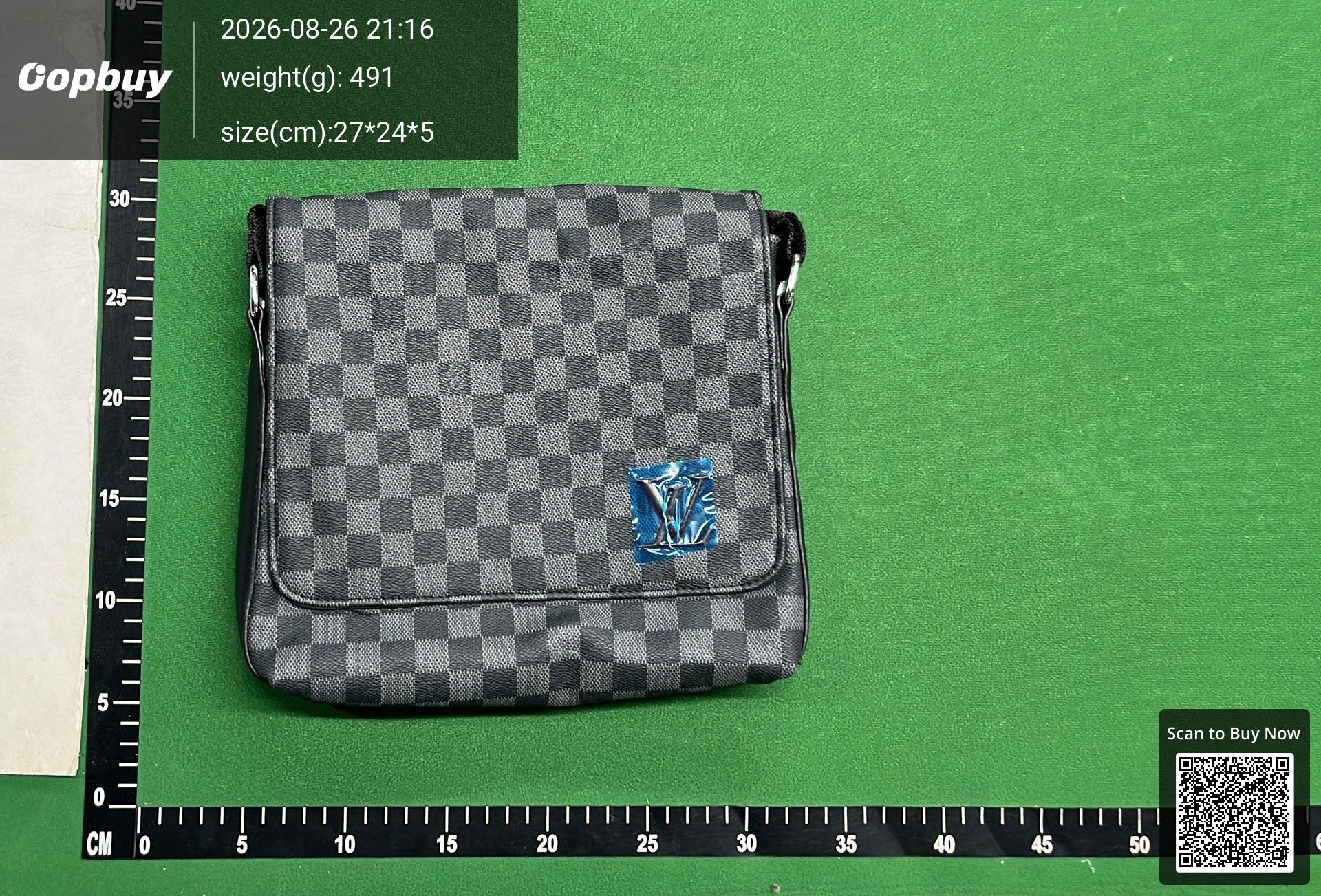 Foto QC 7 de Louis Vuitton Pochette Voyage MM Monogram Eclipse LV Graffiti Multicolor
