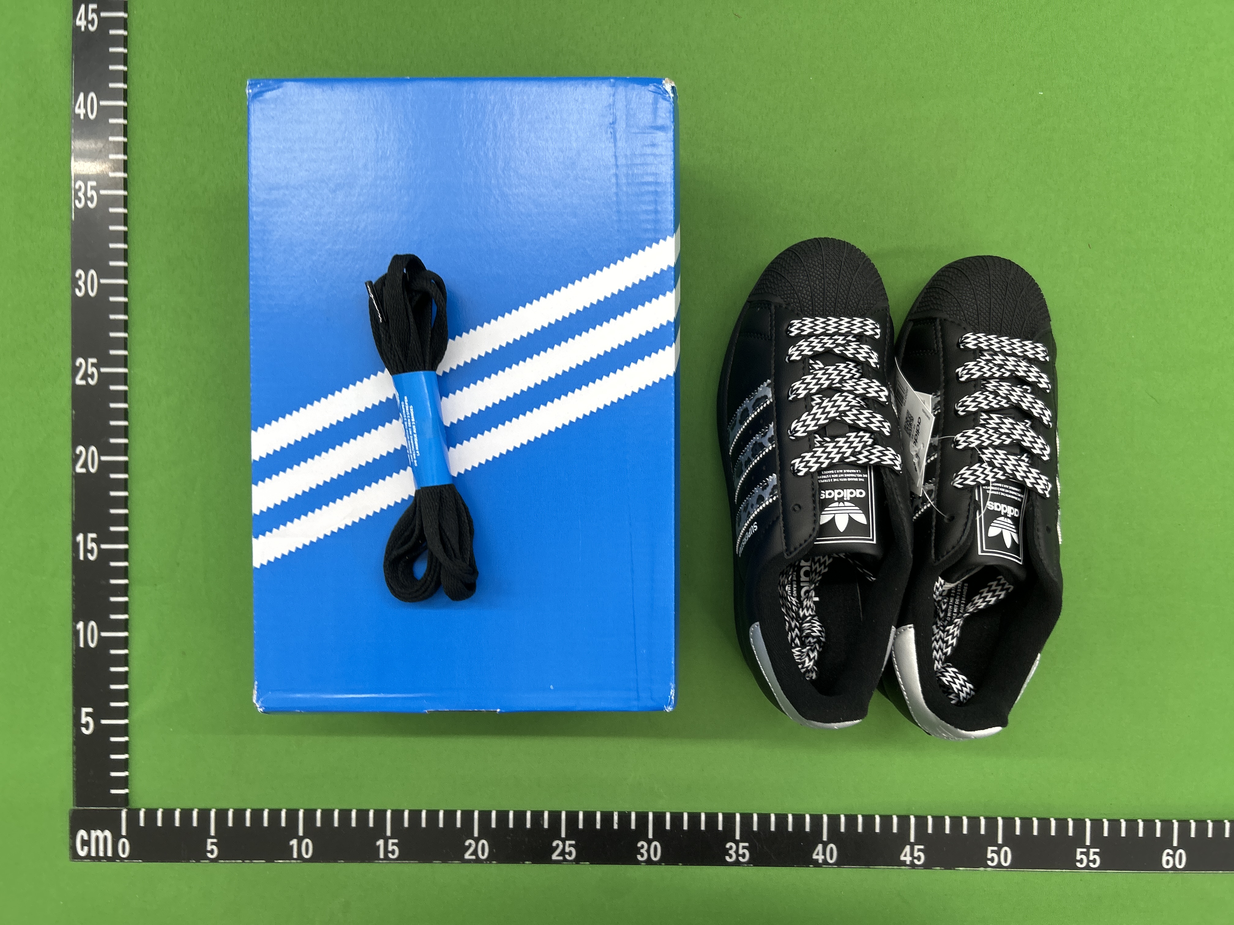 Foto QC 3 de adidas Superstar II Low London Better Scarlet JQ3224