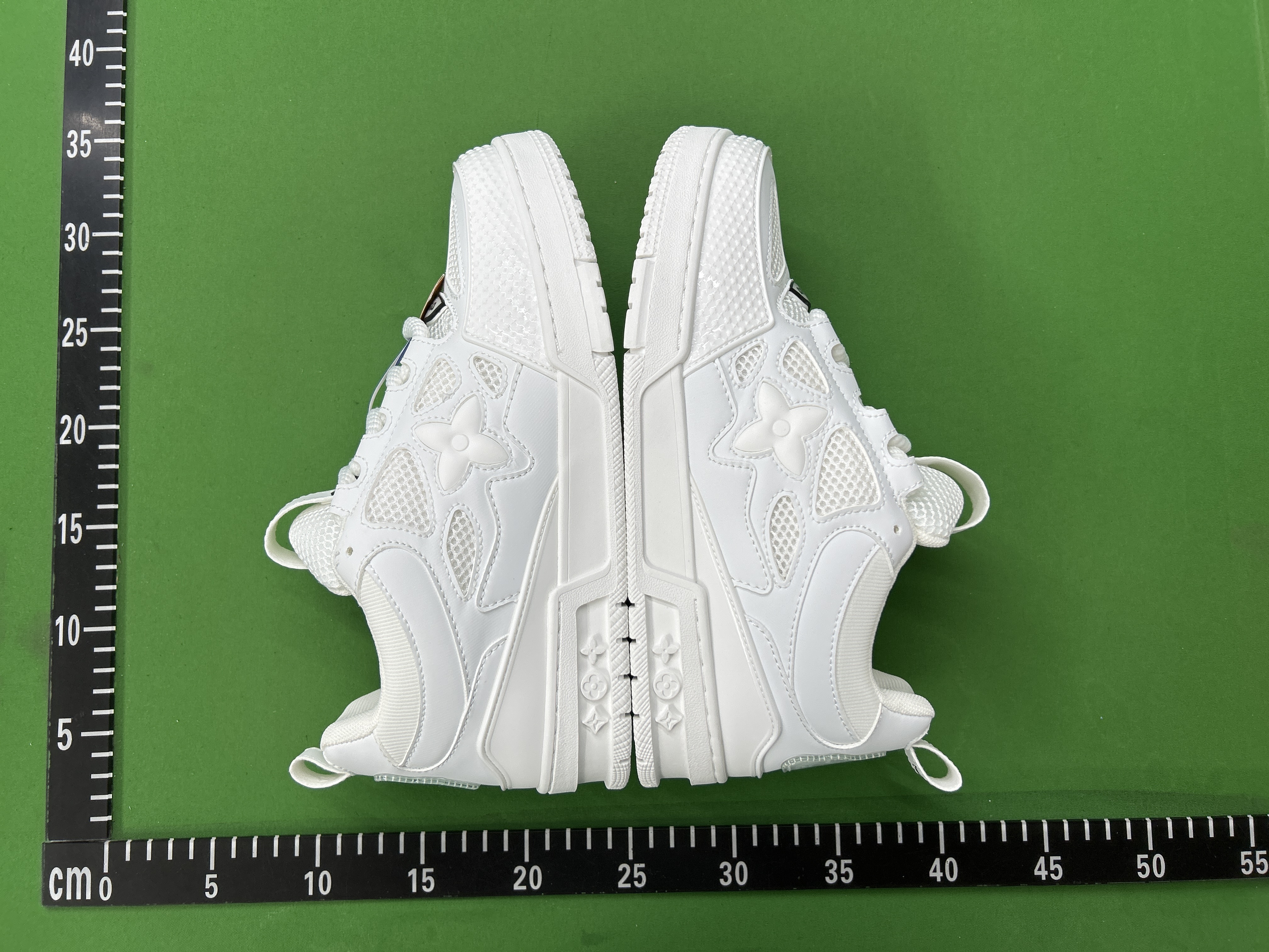 Foto QC 7 de Louis Vuitton LV Skate Sneaker Black White