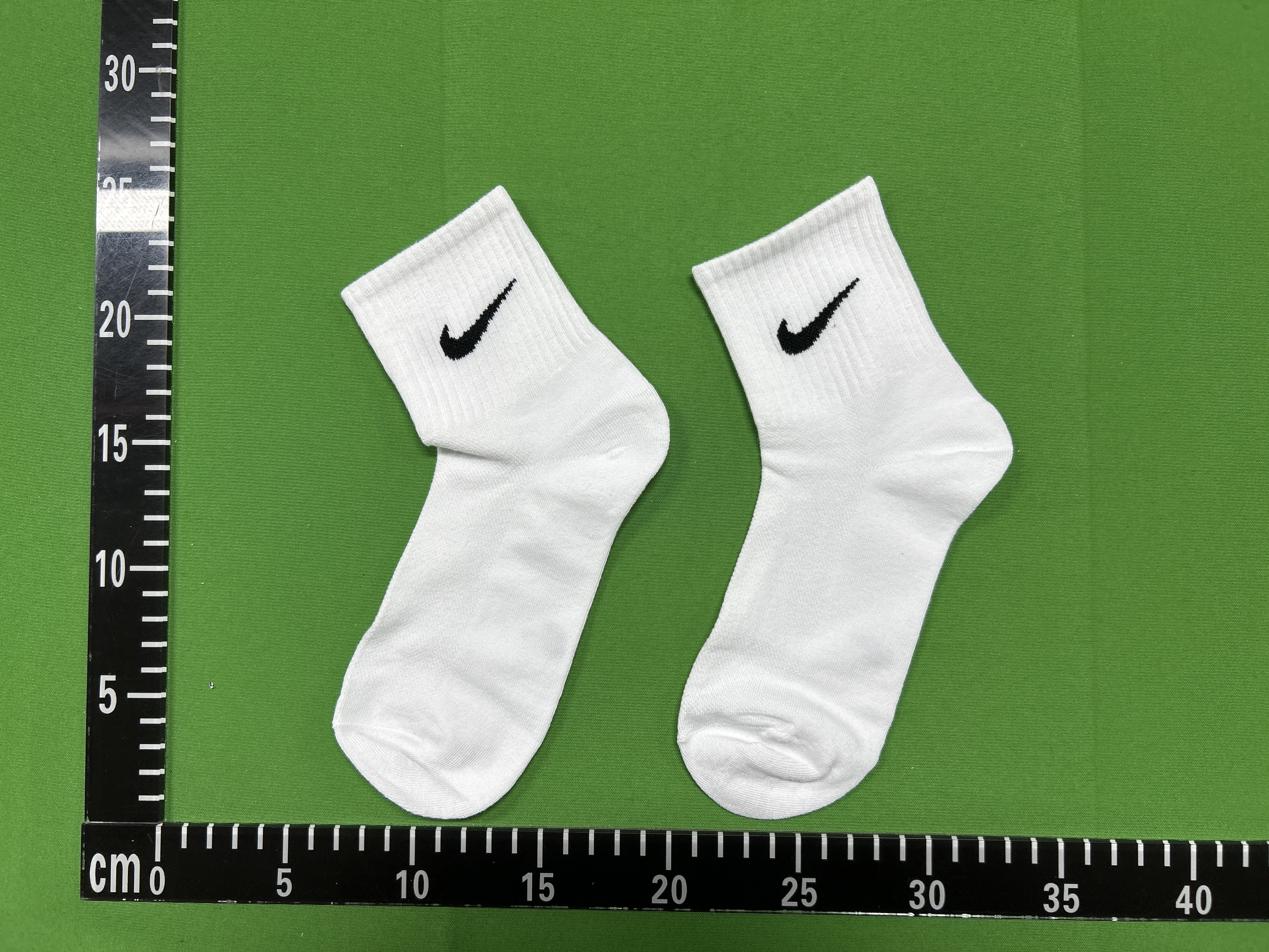 Foto QC 2 de Nike Crew Socks Everyday Cushioned Black White Grey
