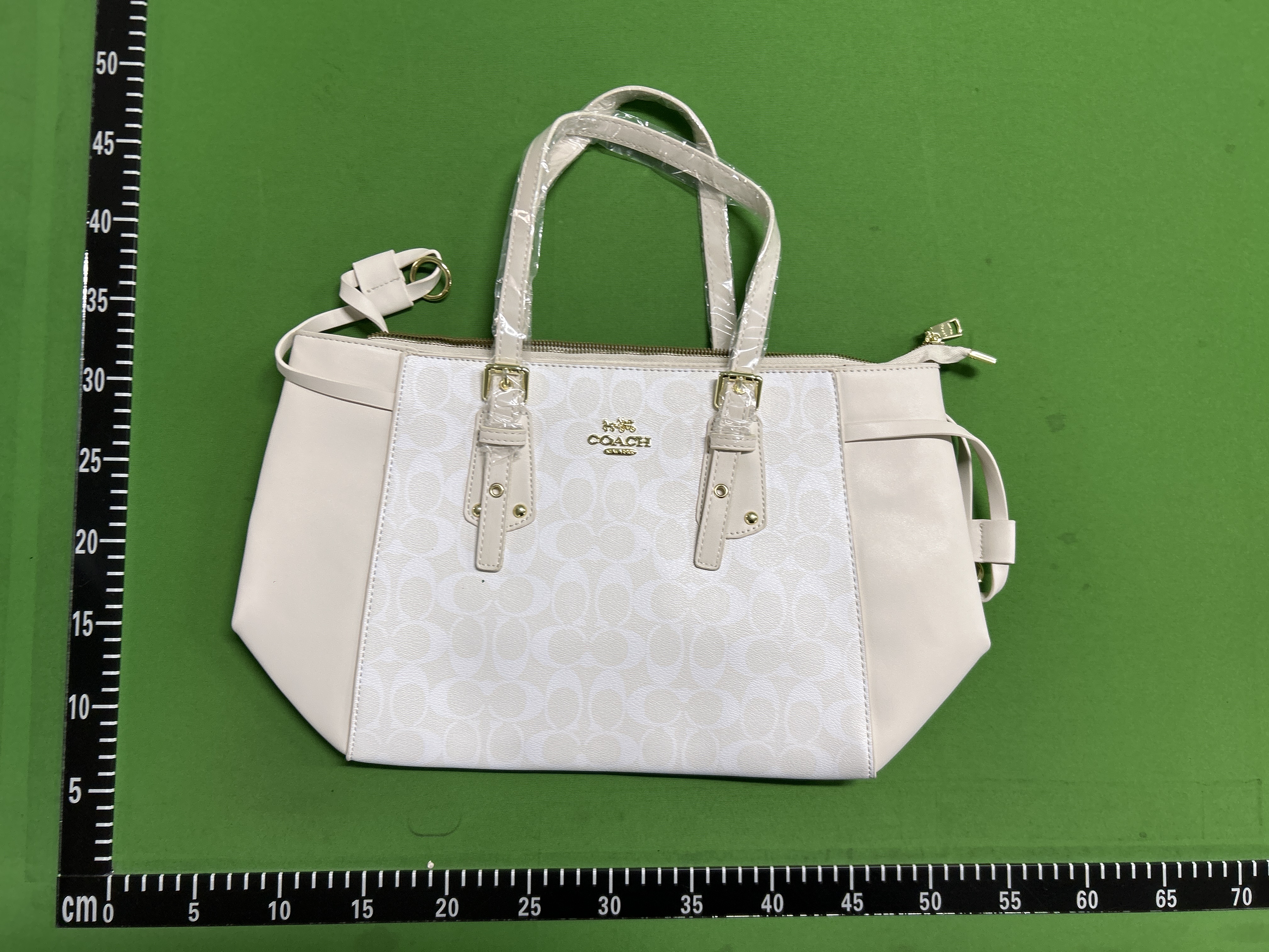 Foto QC 1 de Michael Kors Jet Set Tote 35 Vanilla Signature Canvas