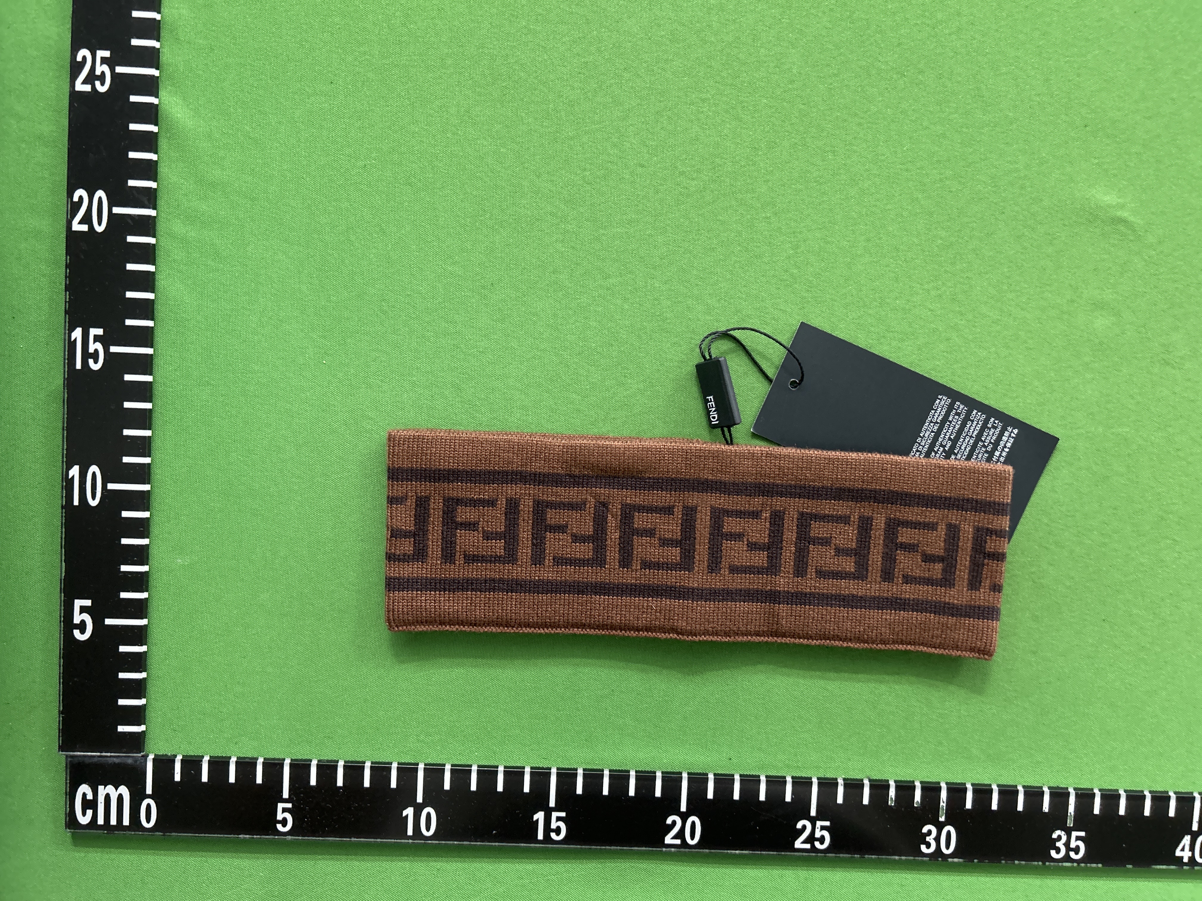 Foto QC 2 de Fendi FF Logo Headband Black/White