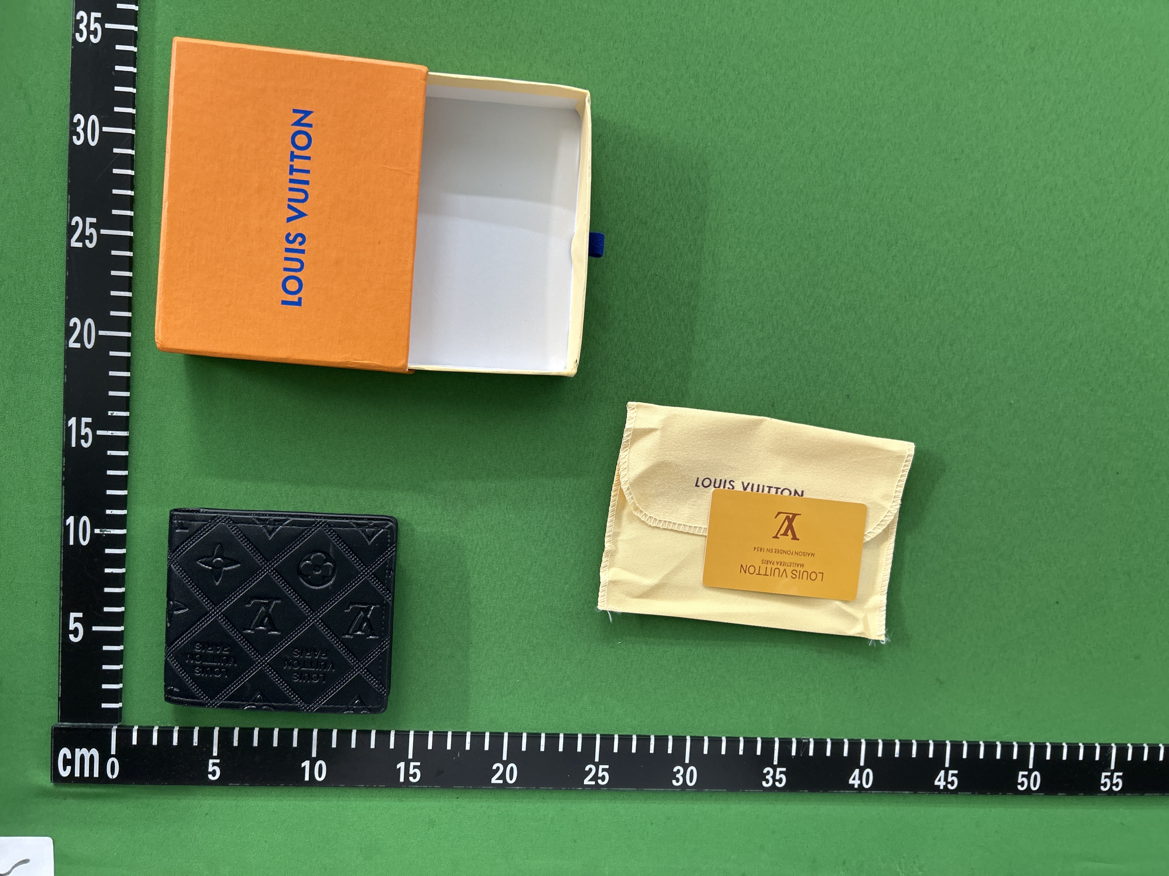 Foto QC 1 de Louis Vuitton Multiple Wallet Epi Leather Black
