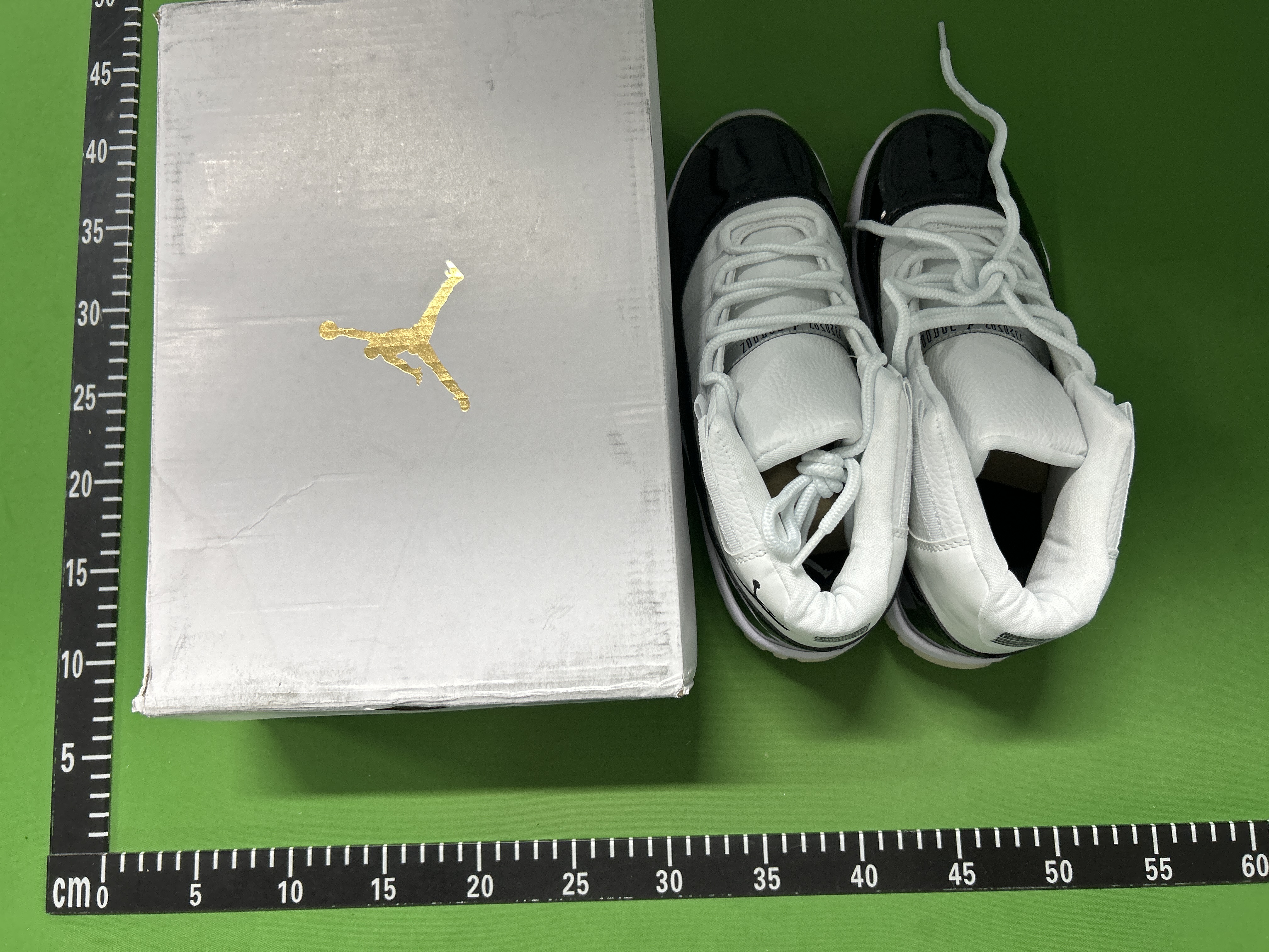 Foto QC 2 de Jordan 11 Retro Space Jam 378037-003