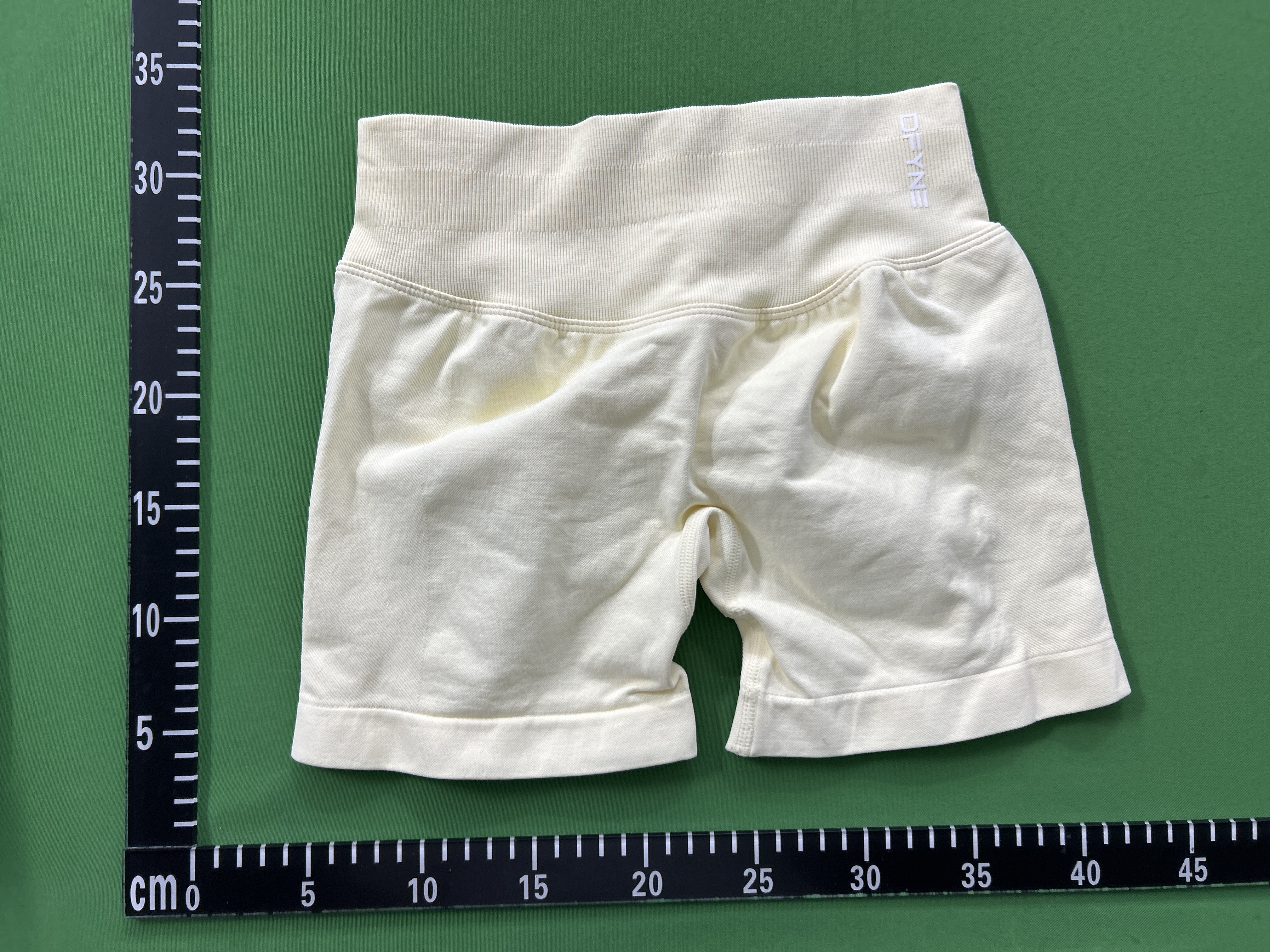 Foto QC 3 de DFYNE Seamless Set 2-Piece Butter