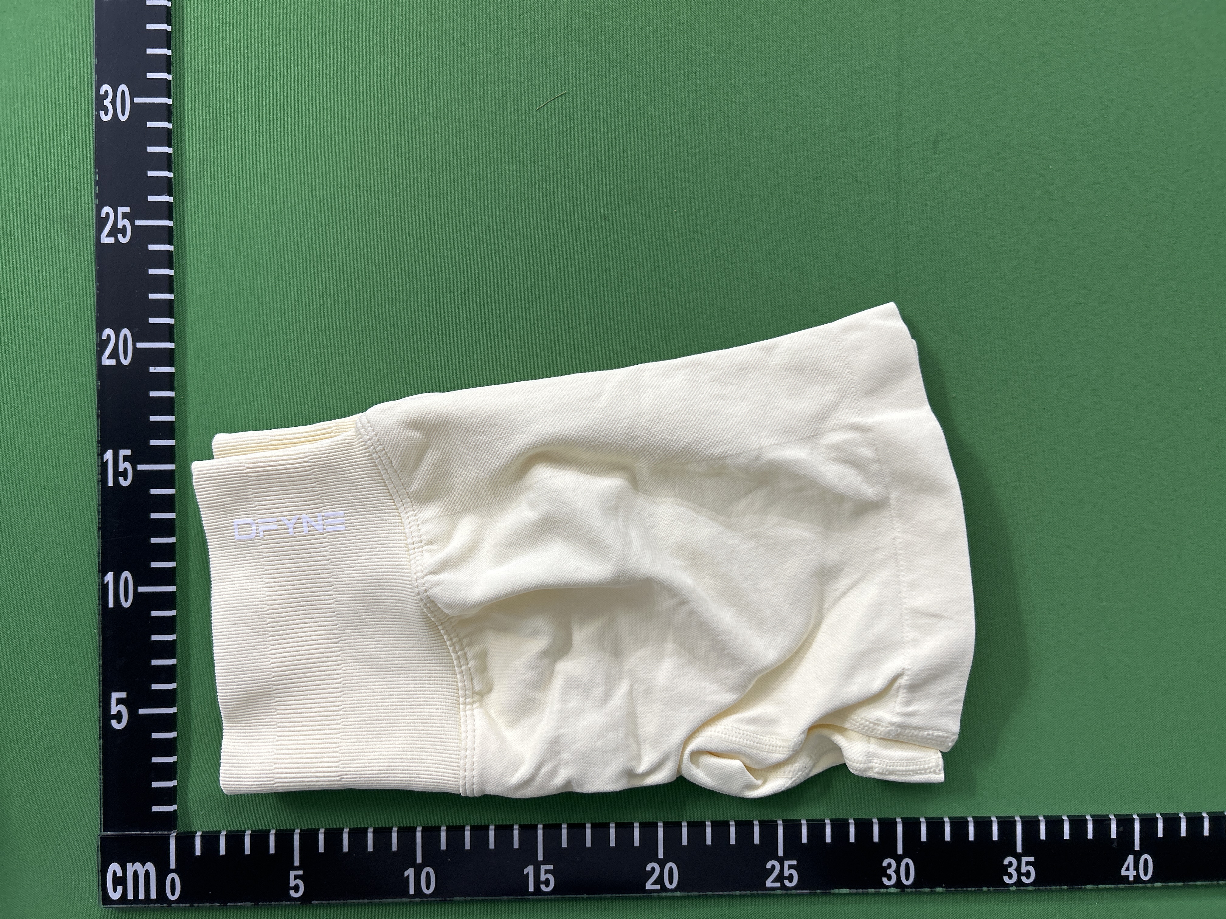Foto QC 1 de DFYNE Seamless Set 2-Piece Butter