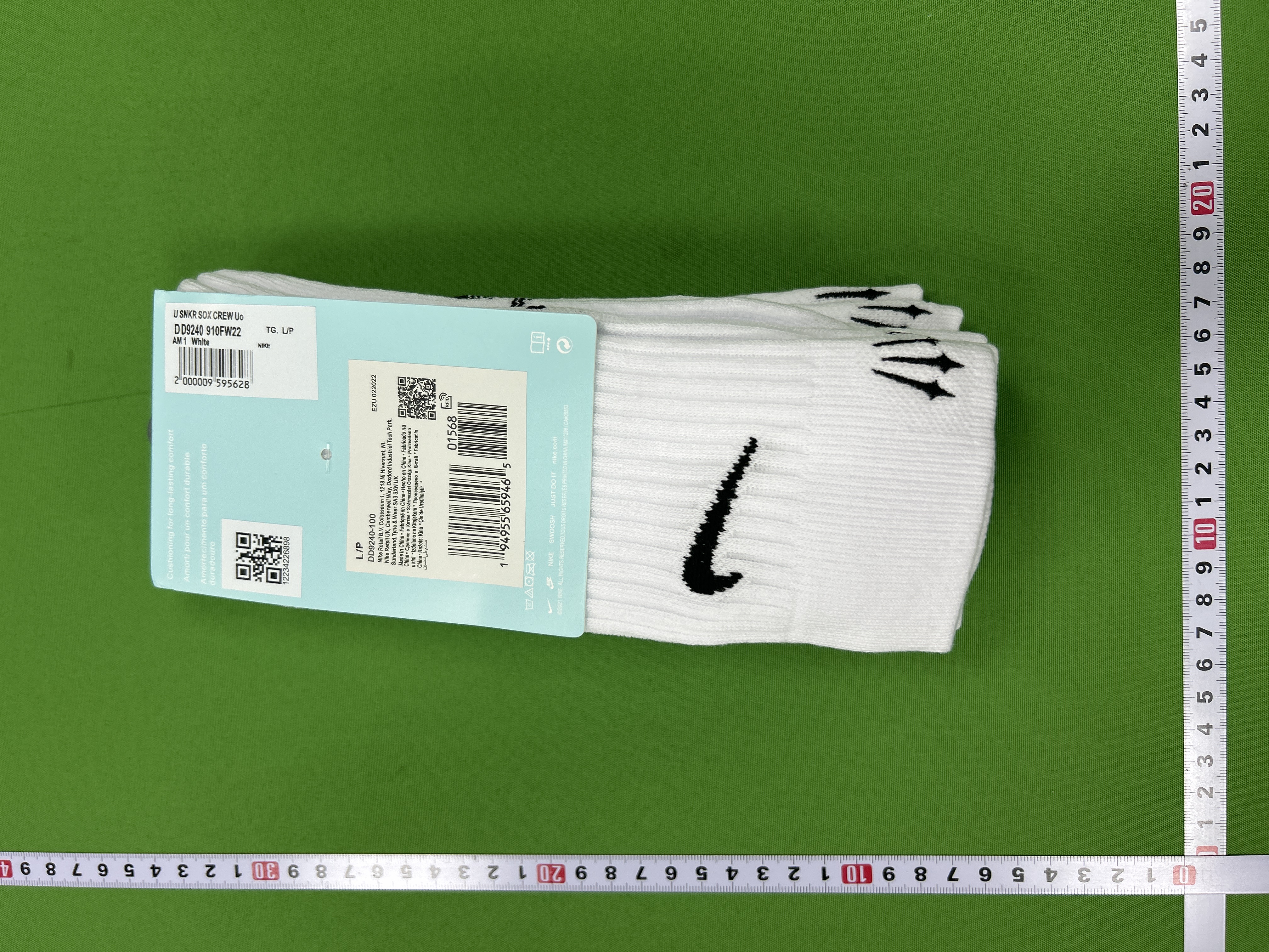 Foto QC 7 de Who Decides War Crew Socks W.D.W. C.L. White