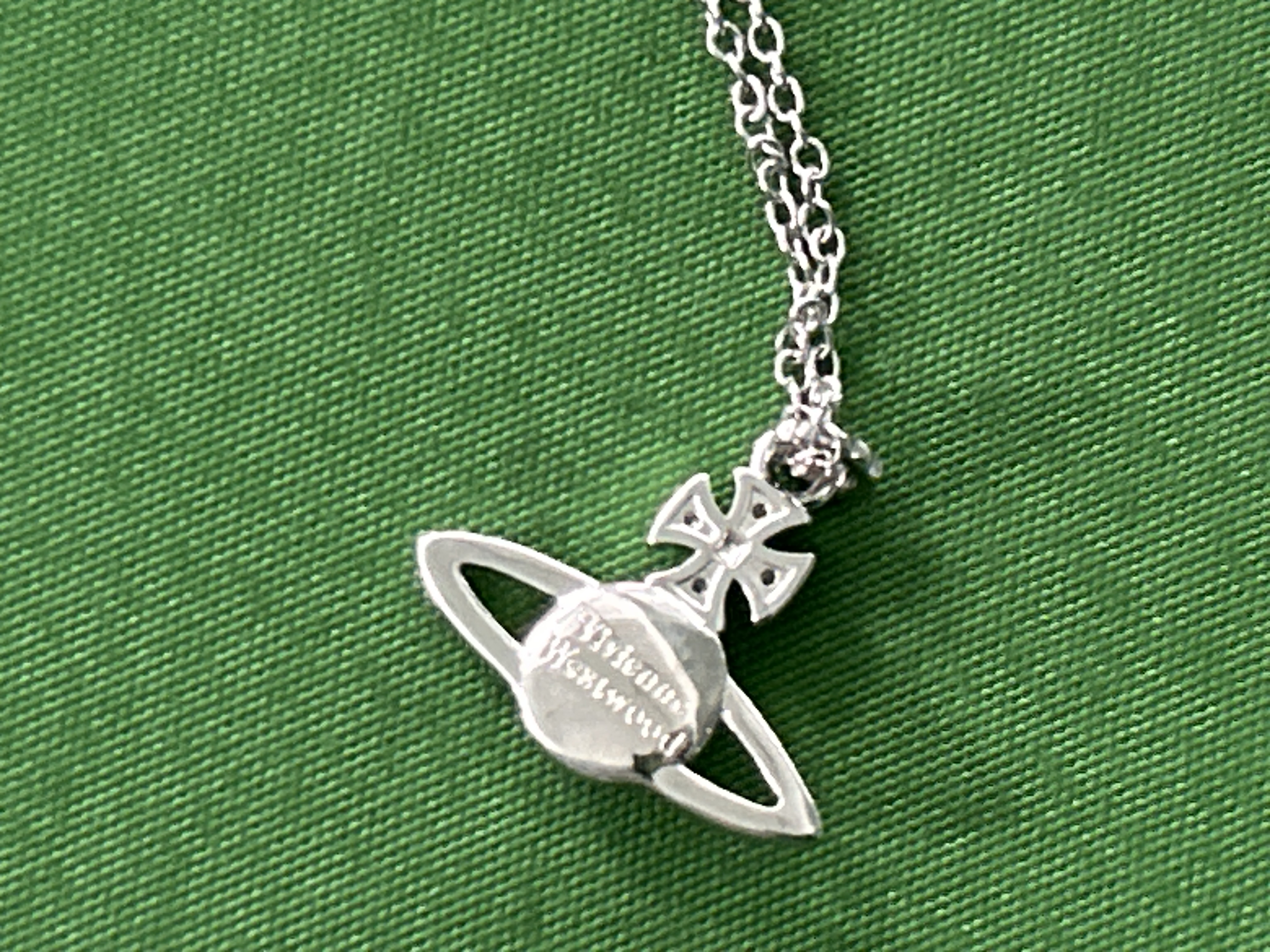 Foto QC 4 de Vivienne Westwood Necklace Metal Crystal Pink