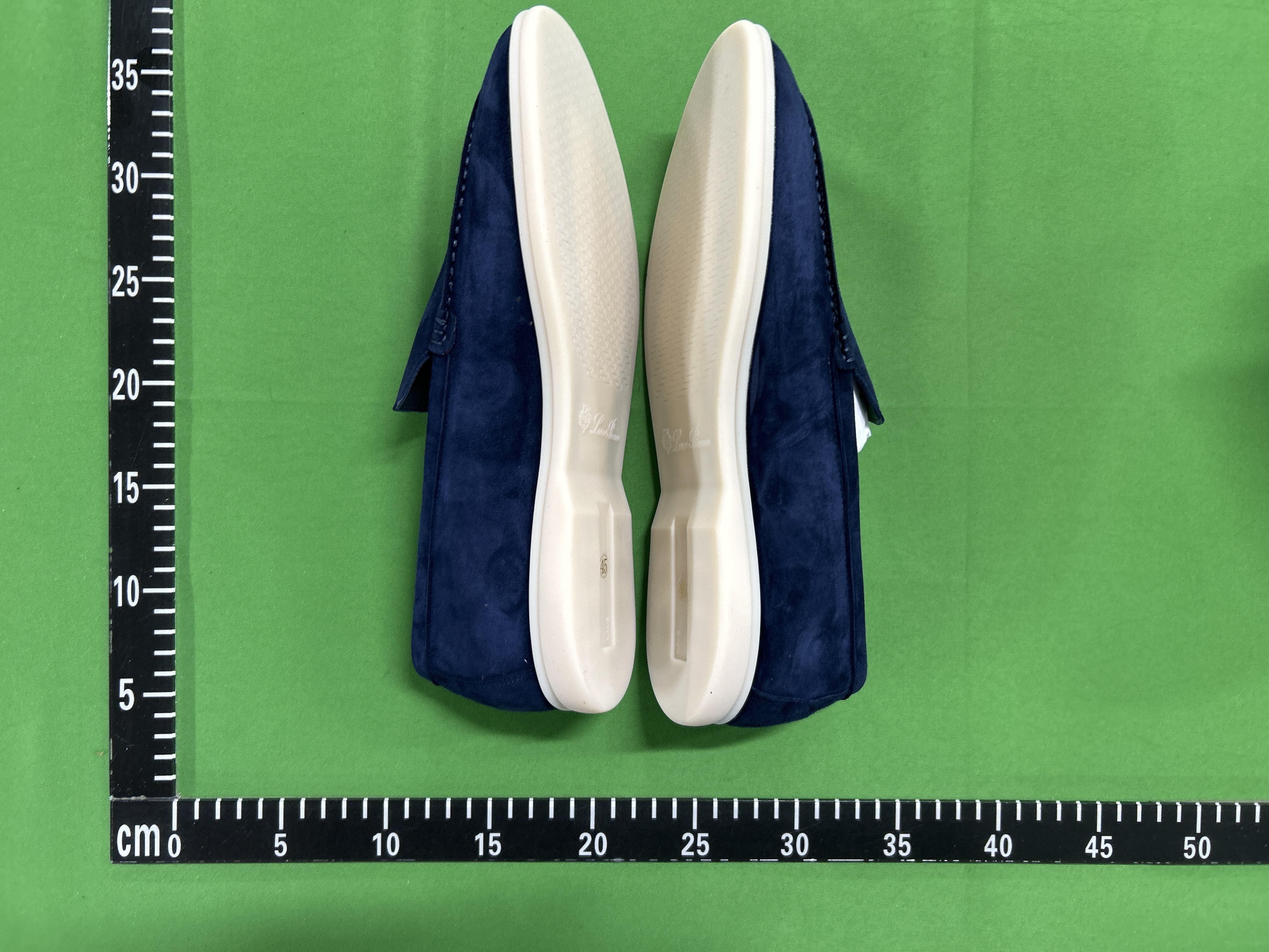 Foto QC 4 de Loro Piana Summer Walk Suede Loafers Grey