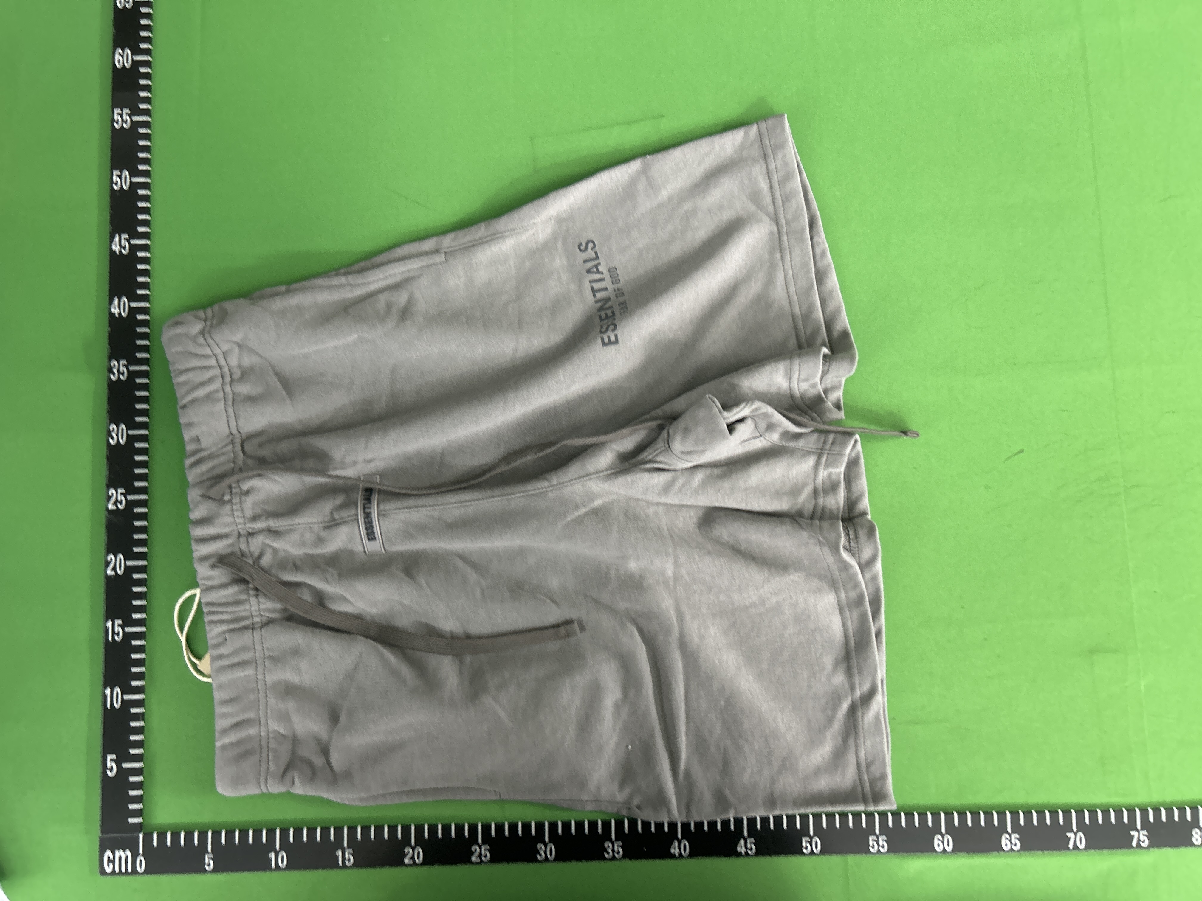 Foto QC 3 de Fear of God Essentials Sweat Shorts Cotton Tan