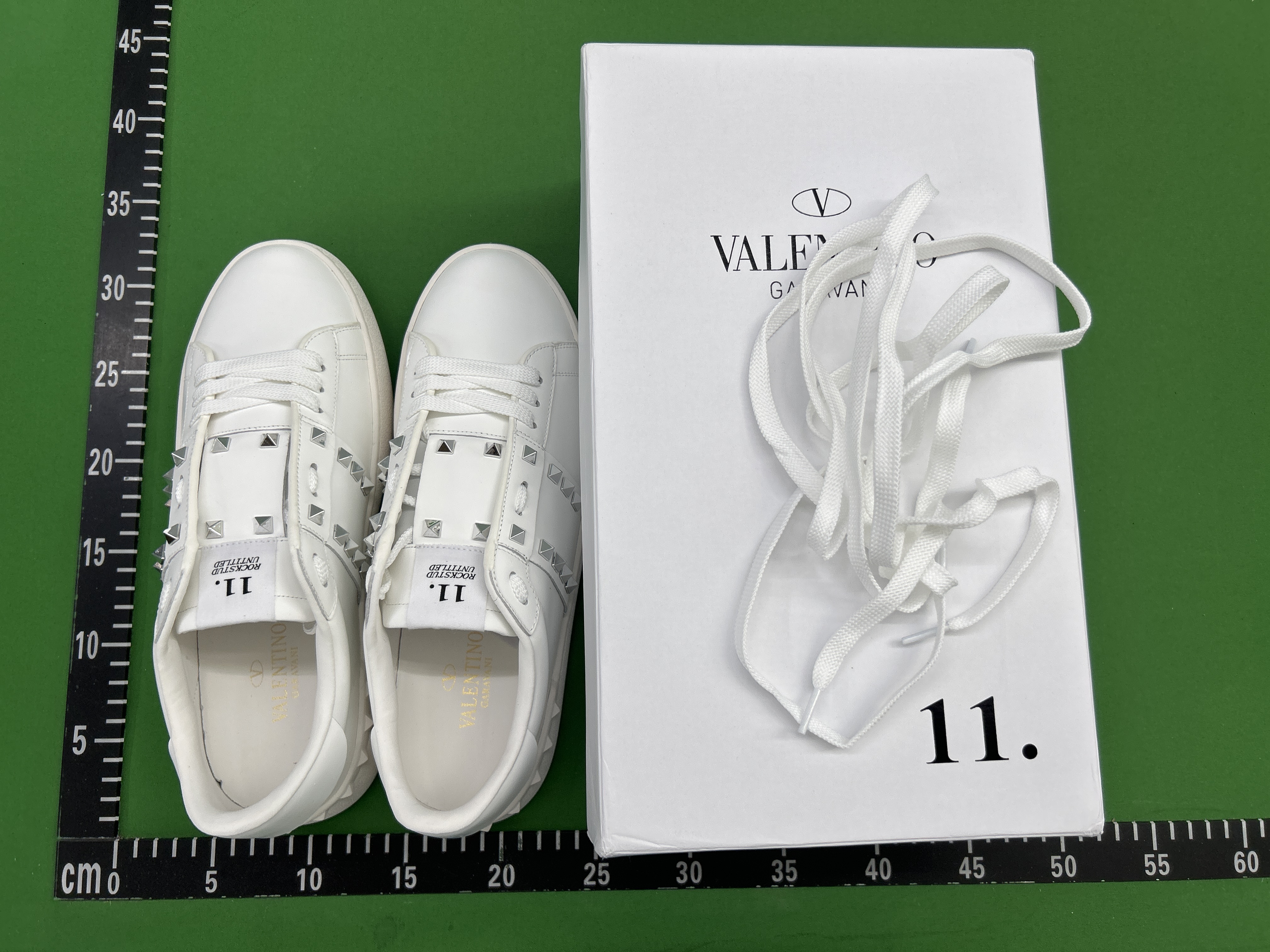 Foto QC 2 de Valentino Garavani Open Leather Low-top Sneakers Navy Band Rockstud