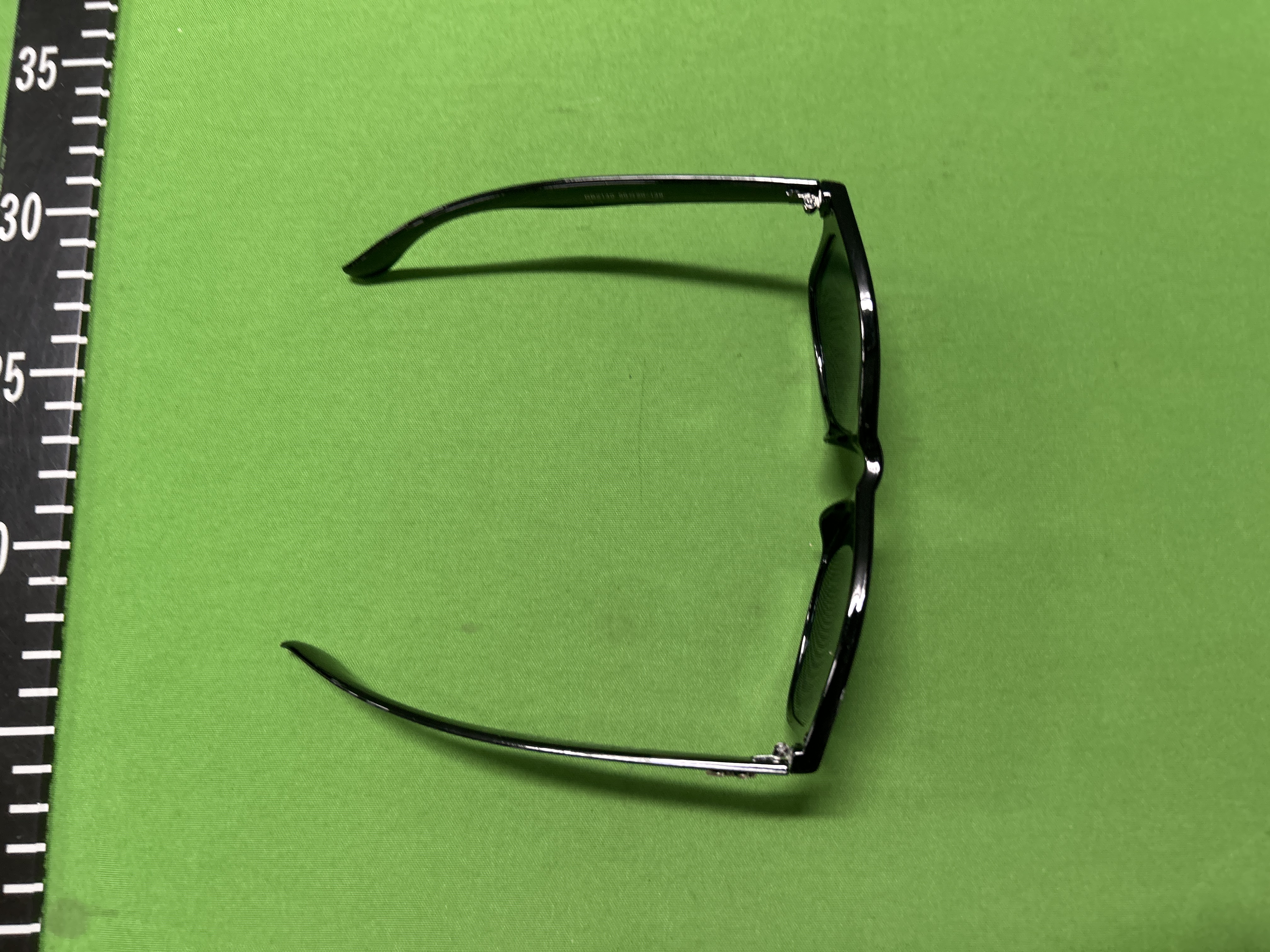 Foto QC 8 de Ray-Ban Original Wayfarer Acetate Sunglasses Black Green (RB2140 901)