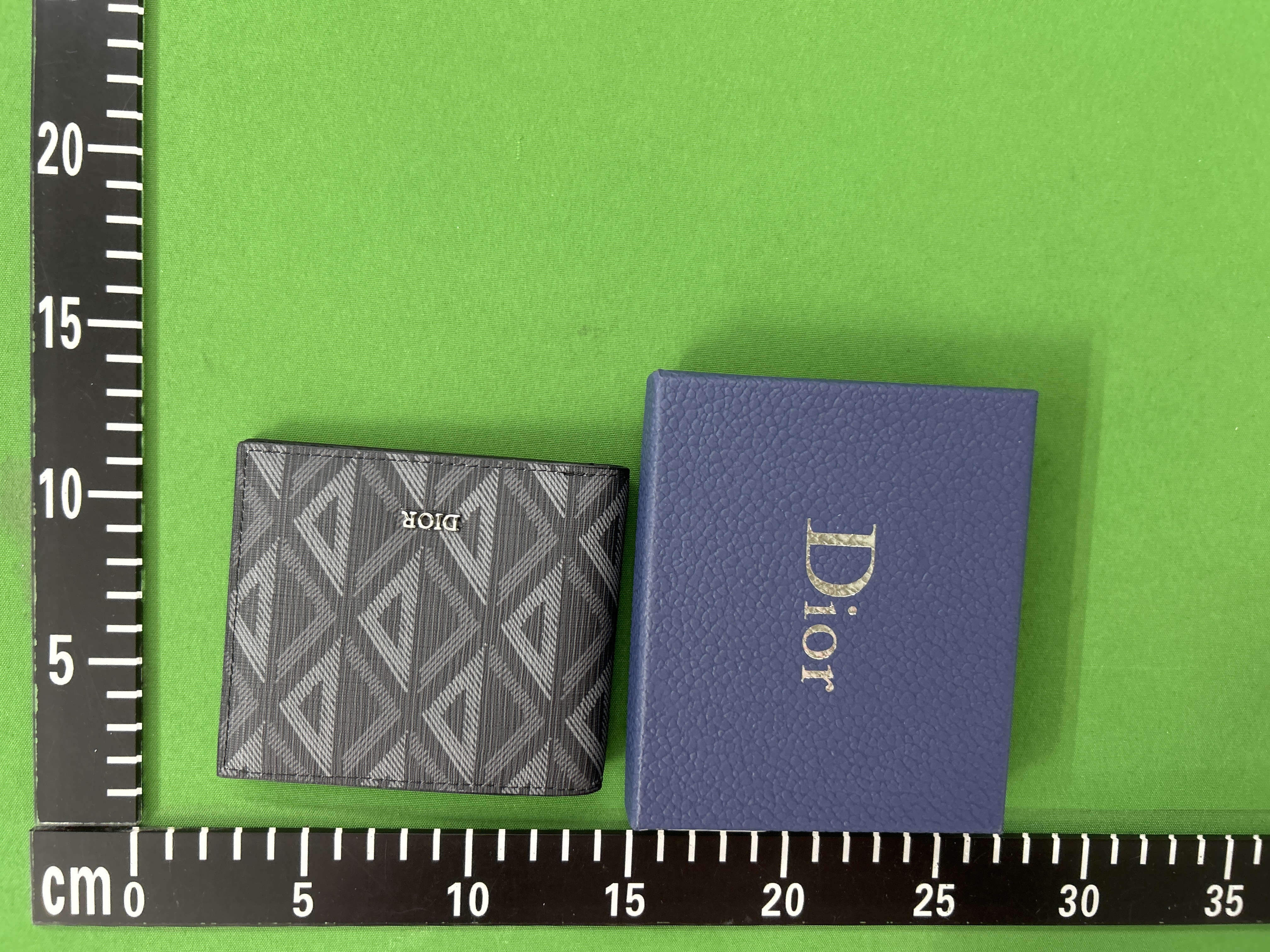 Foto QC 3 de Dior CD Diamond Bifold Wallet Canvas Dior Gray