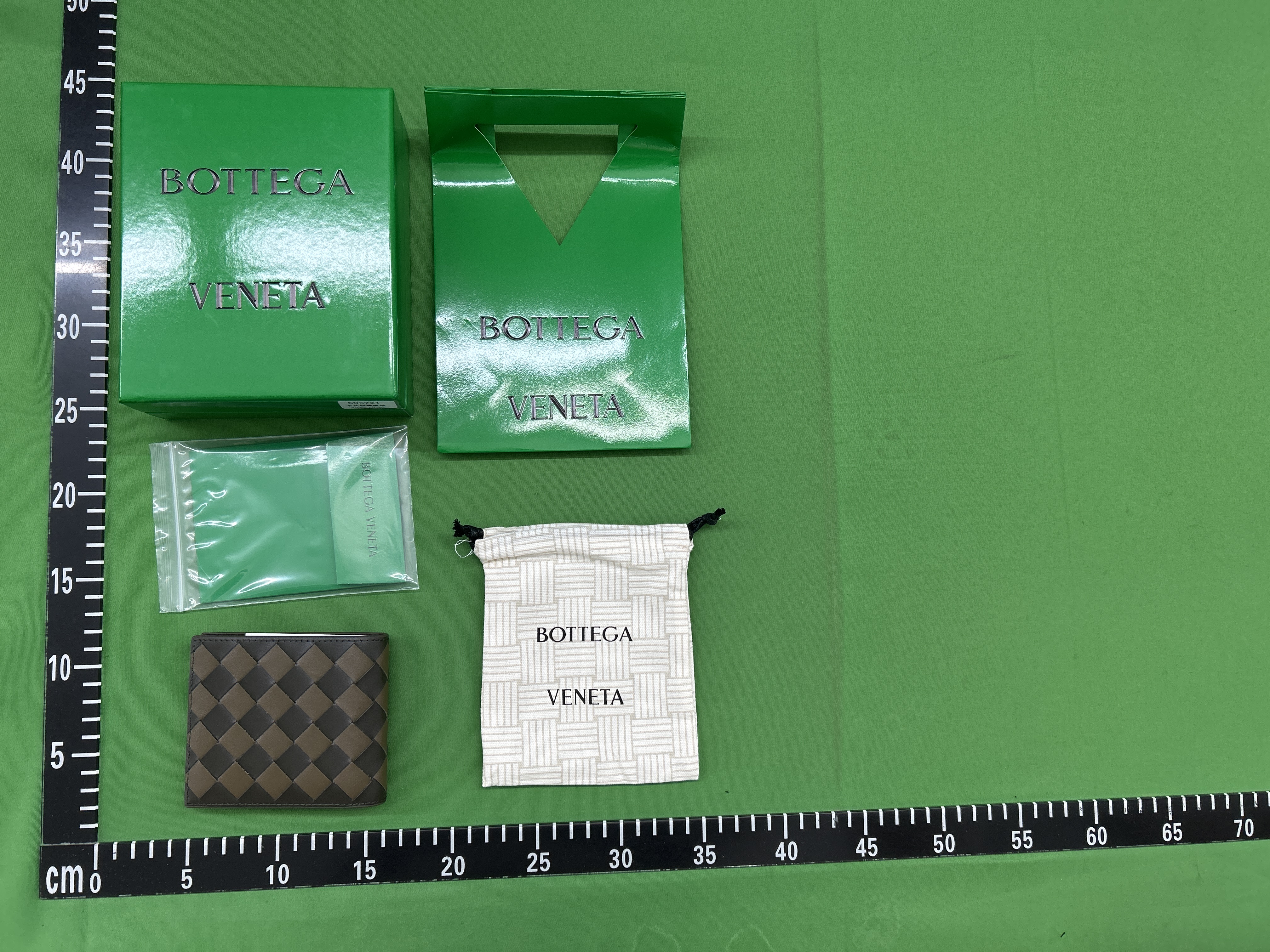 Foto QC 4 de Bottega Veneta Intrecciato Bi-fold Wallet Leather Dark Green Travertine